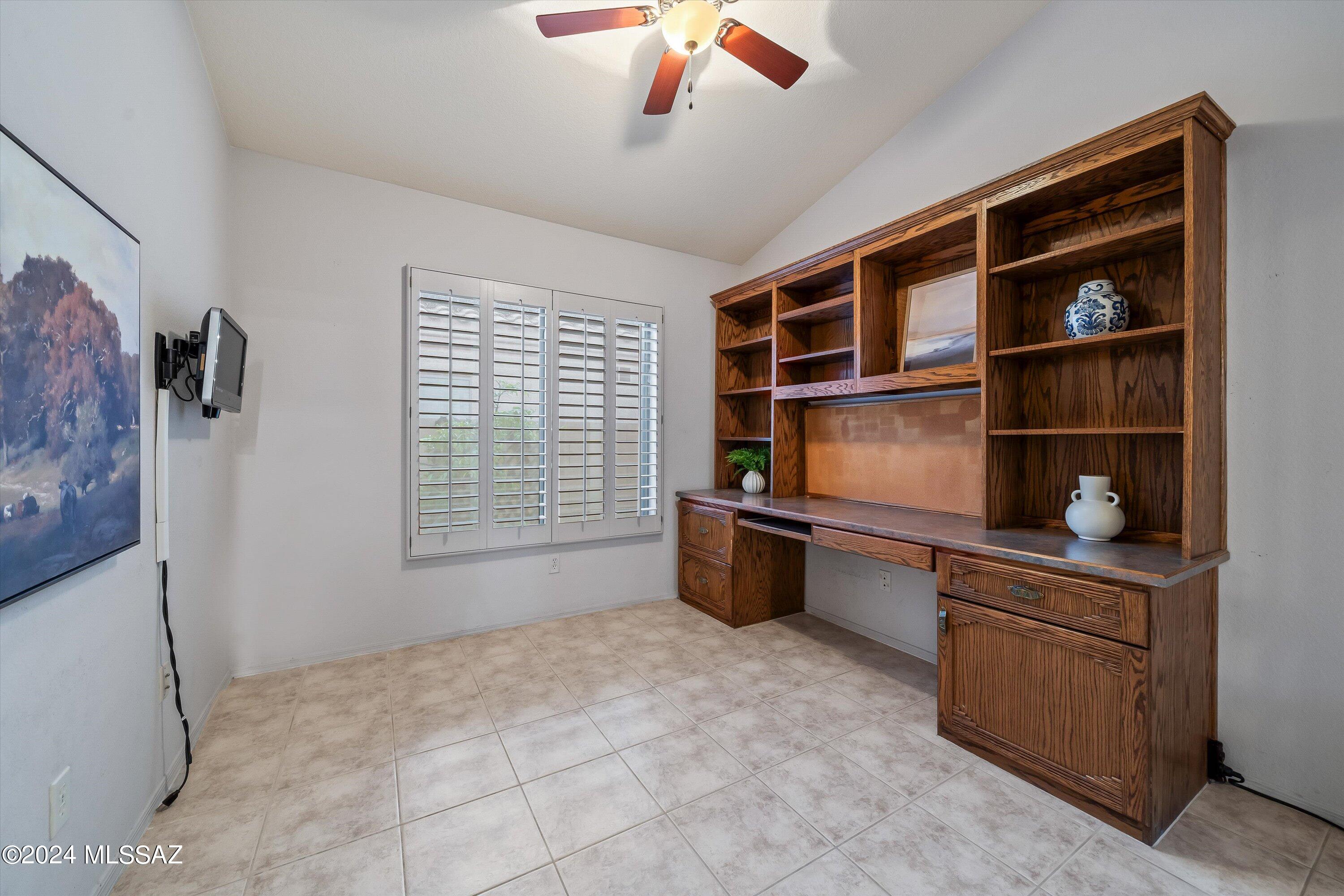 1527 W Sand Pebble Drive