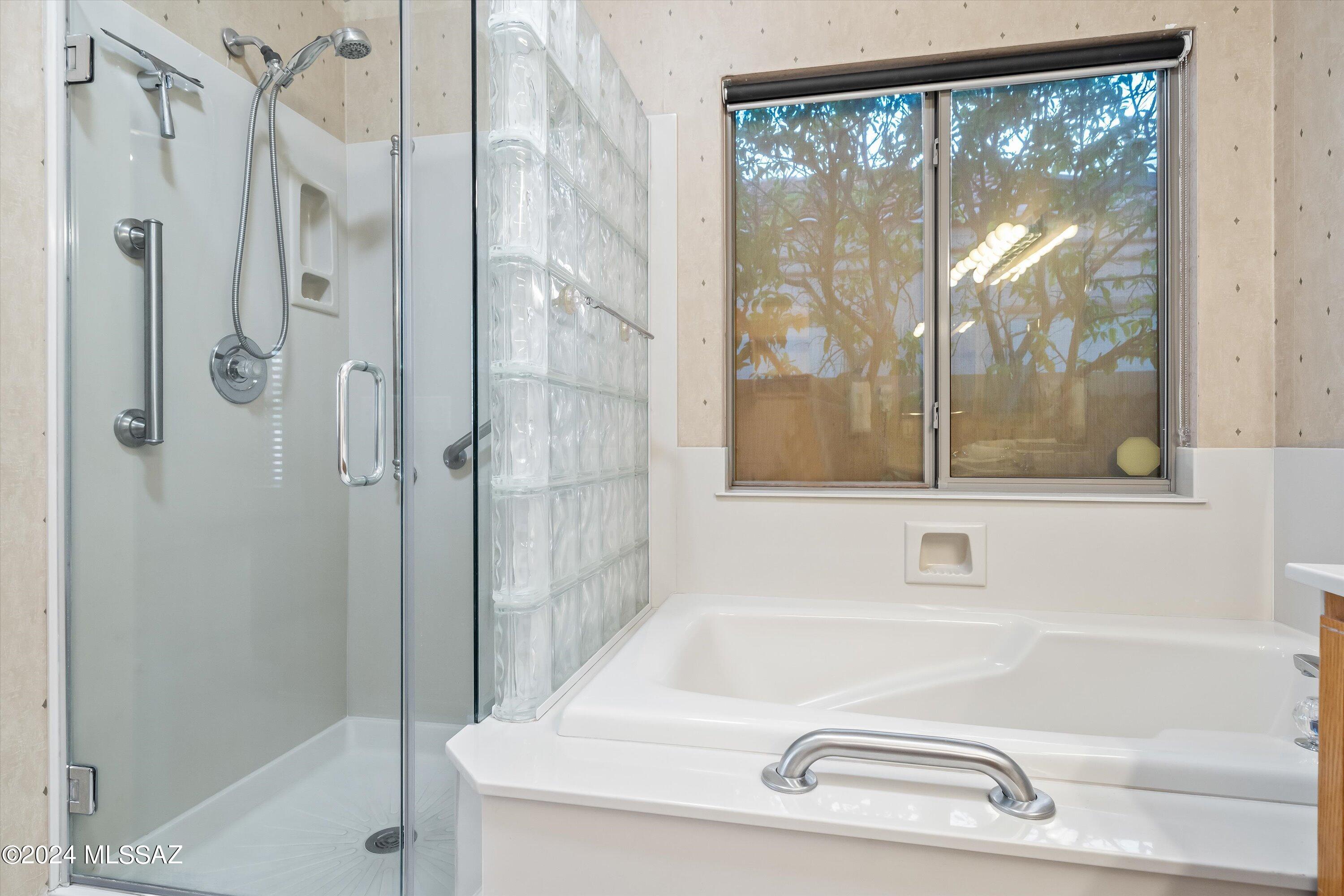 1527 W Sand Pebble Drive