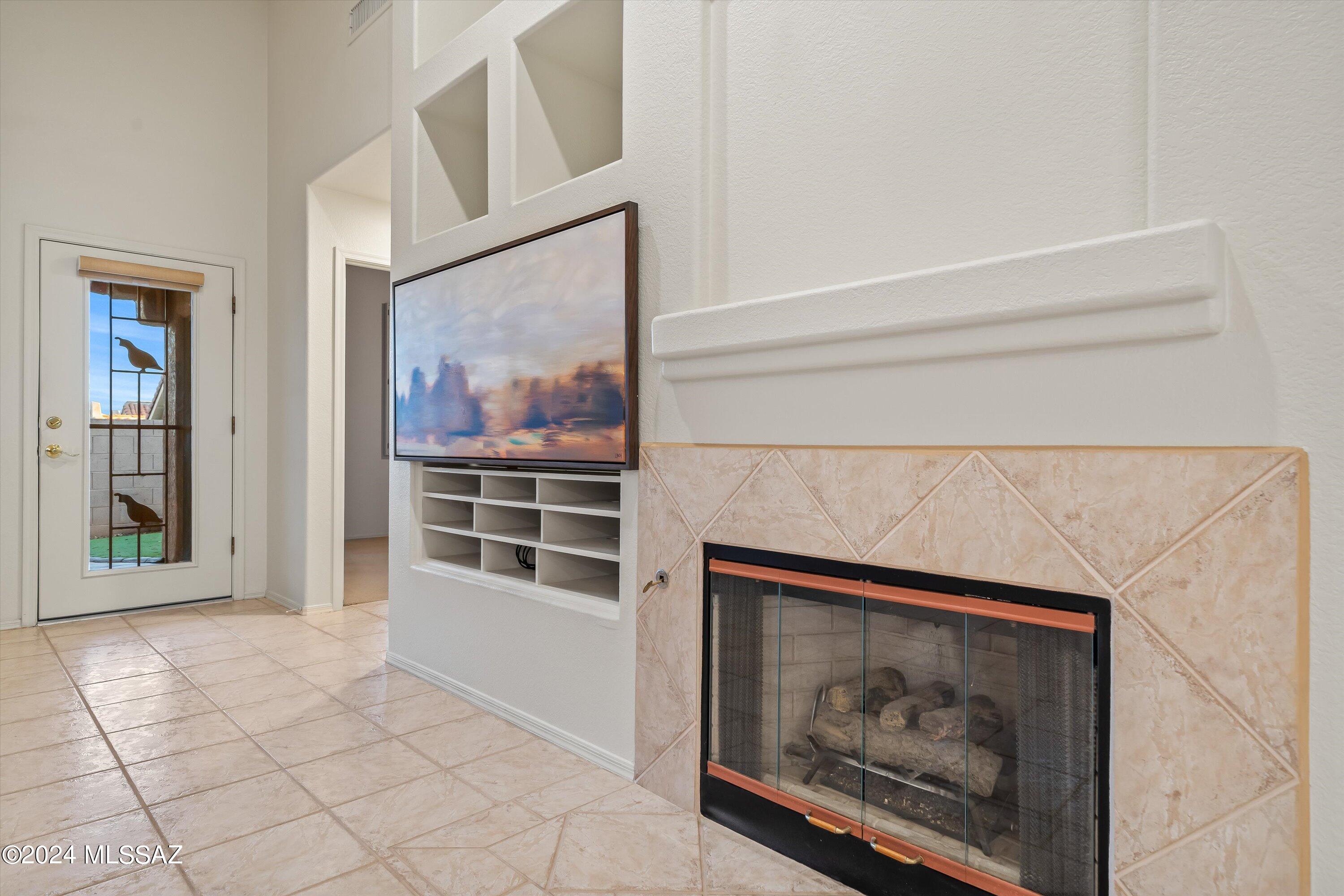 1527 W Sand Pebble Drive