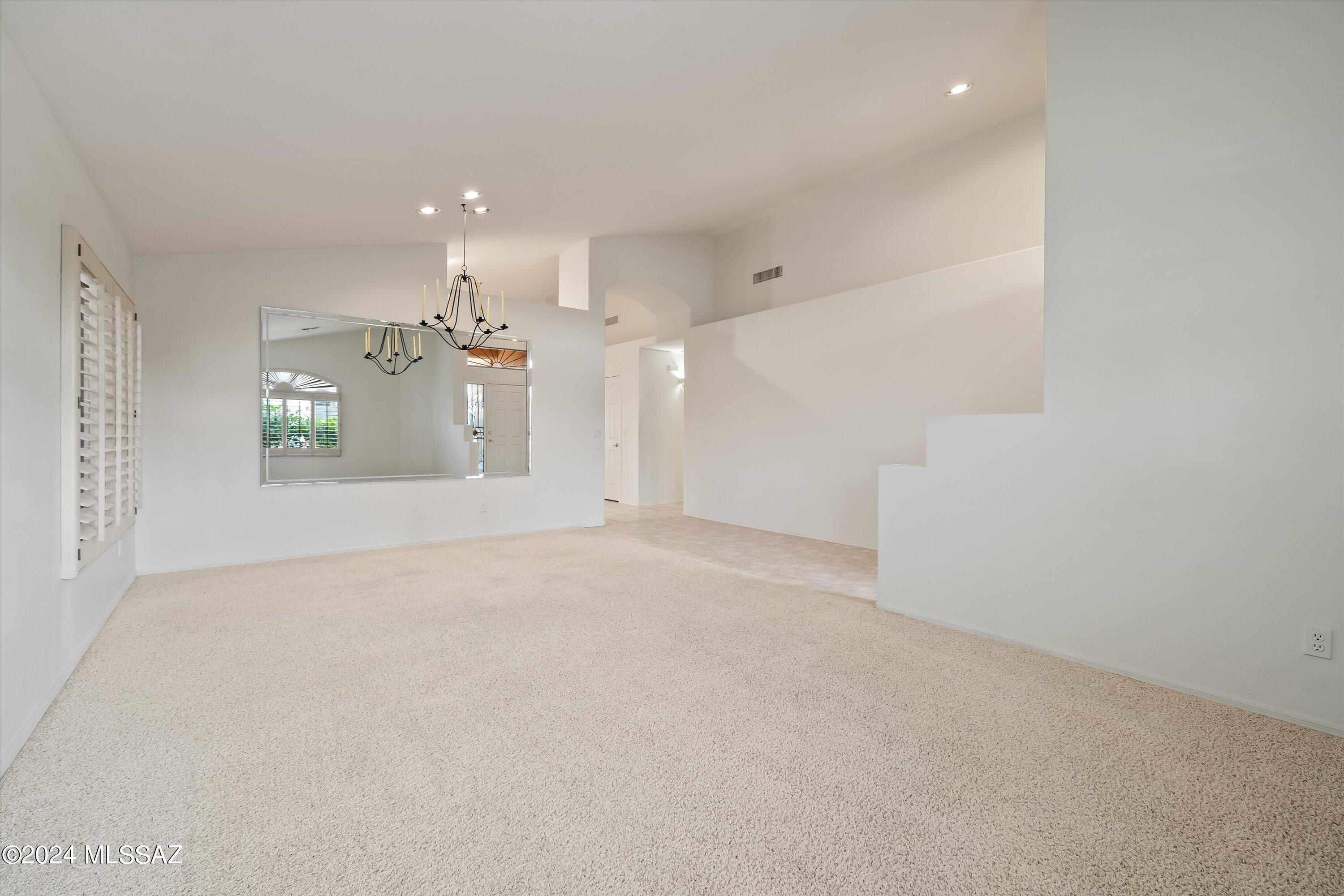 1527 W Sand Pebble Drive