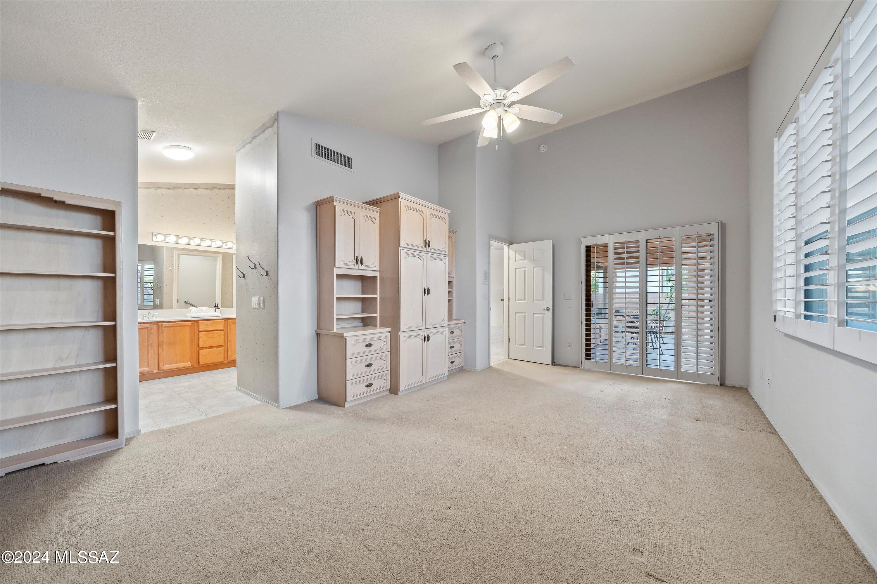 1527 W Sand Pebble Drive