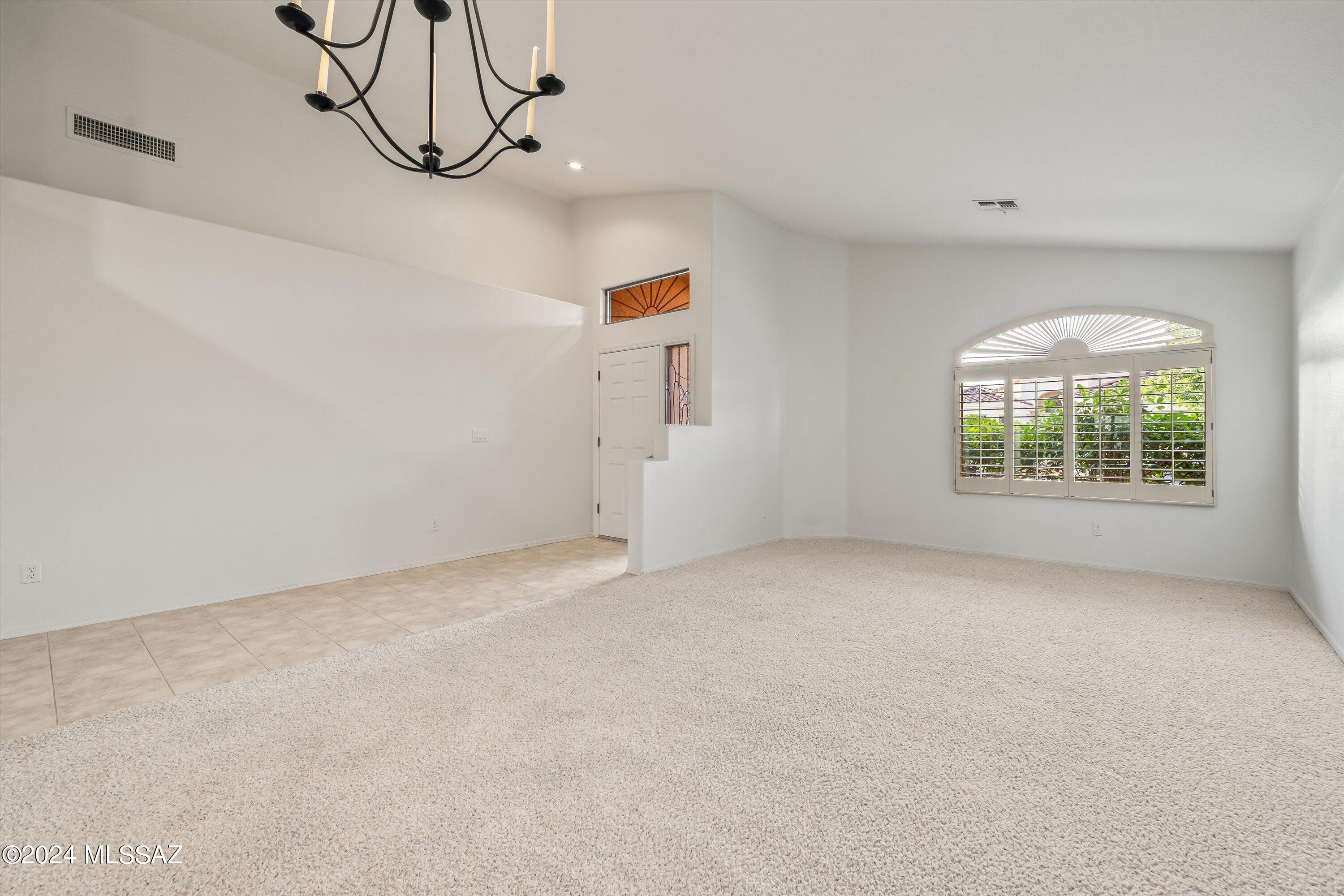 1527 W Sand Pebble Drive