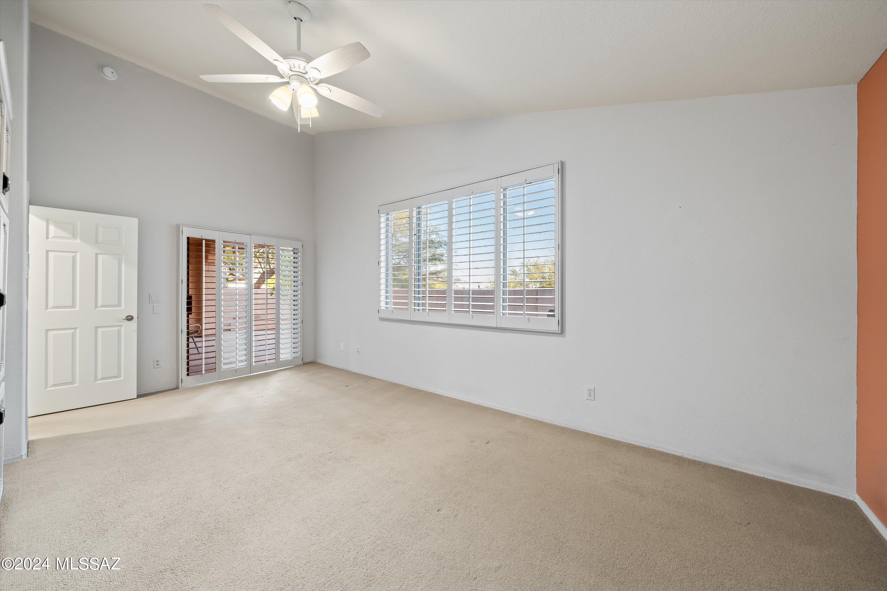 1527 W Sand Pebble Drive