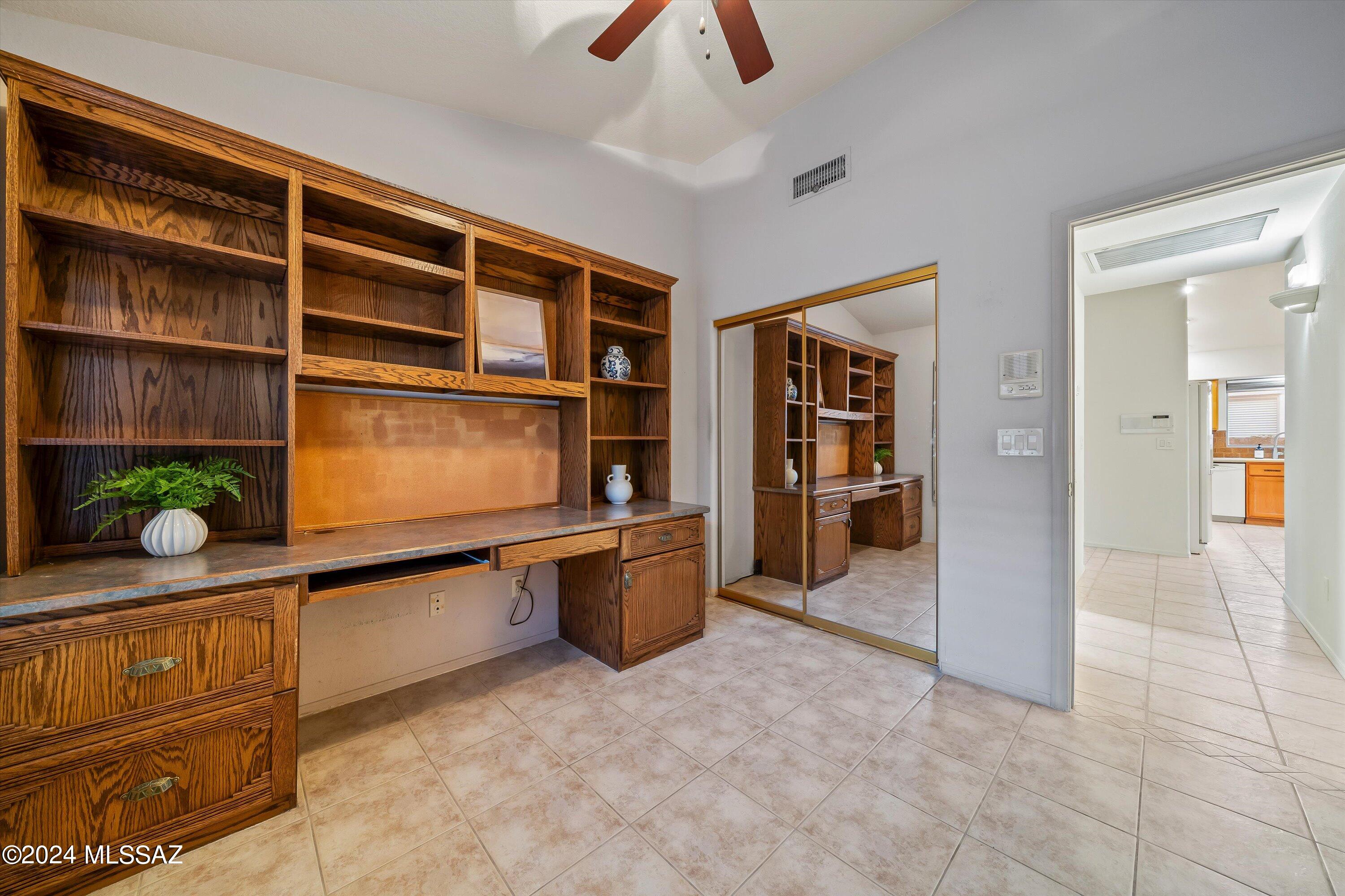 1527 W Sand Pebble Drive