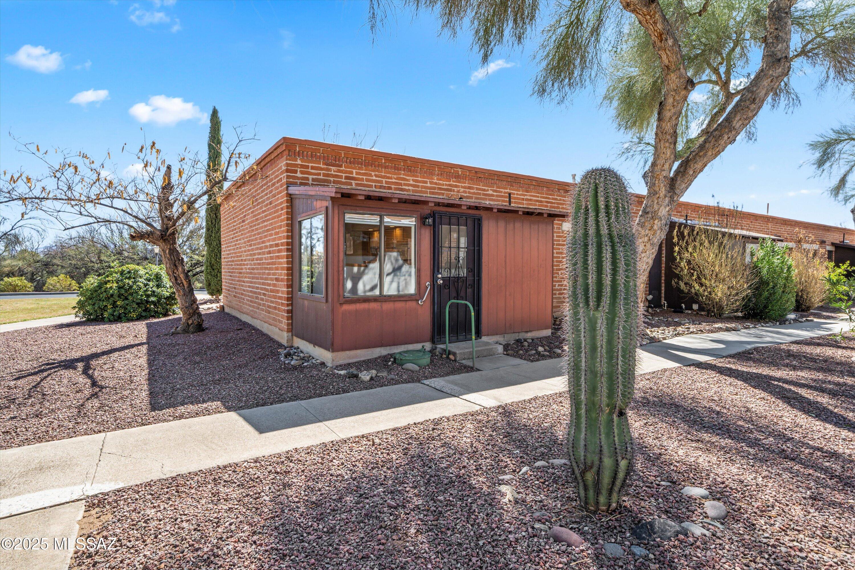 392 S Paseo Aguila Unit: UNIT D