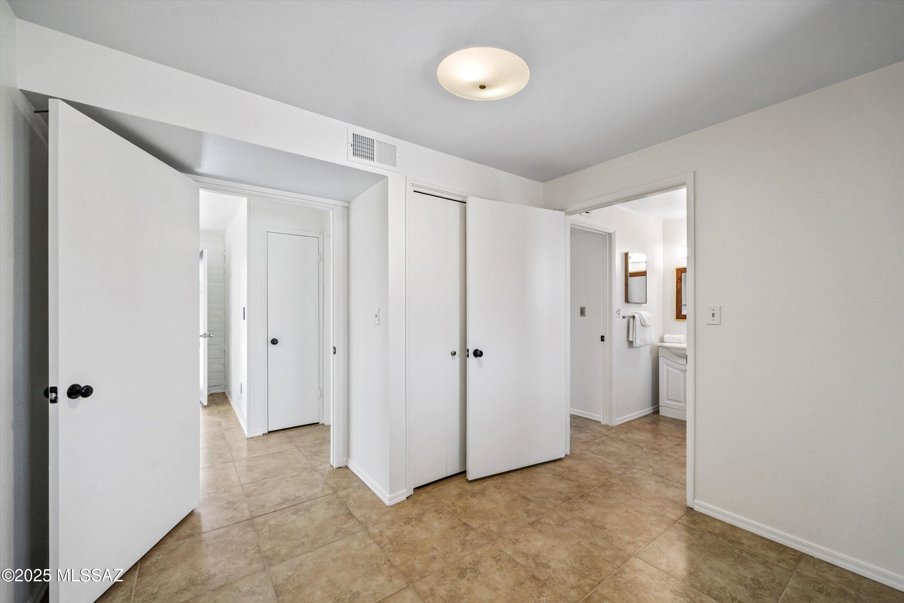 392 S Paseo Aguila Unit: UNIT D