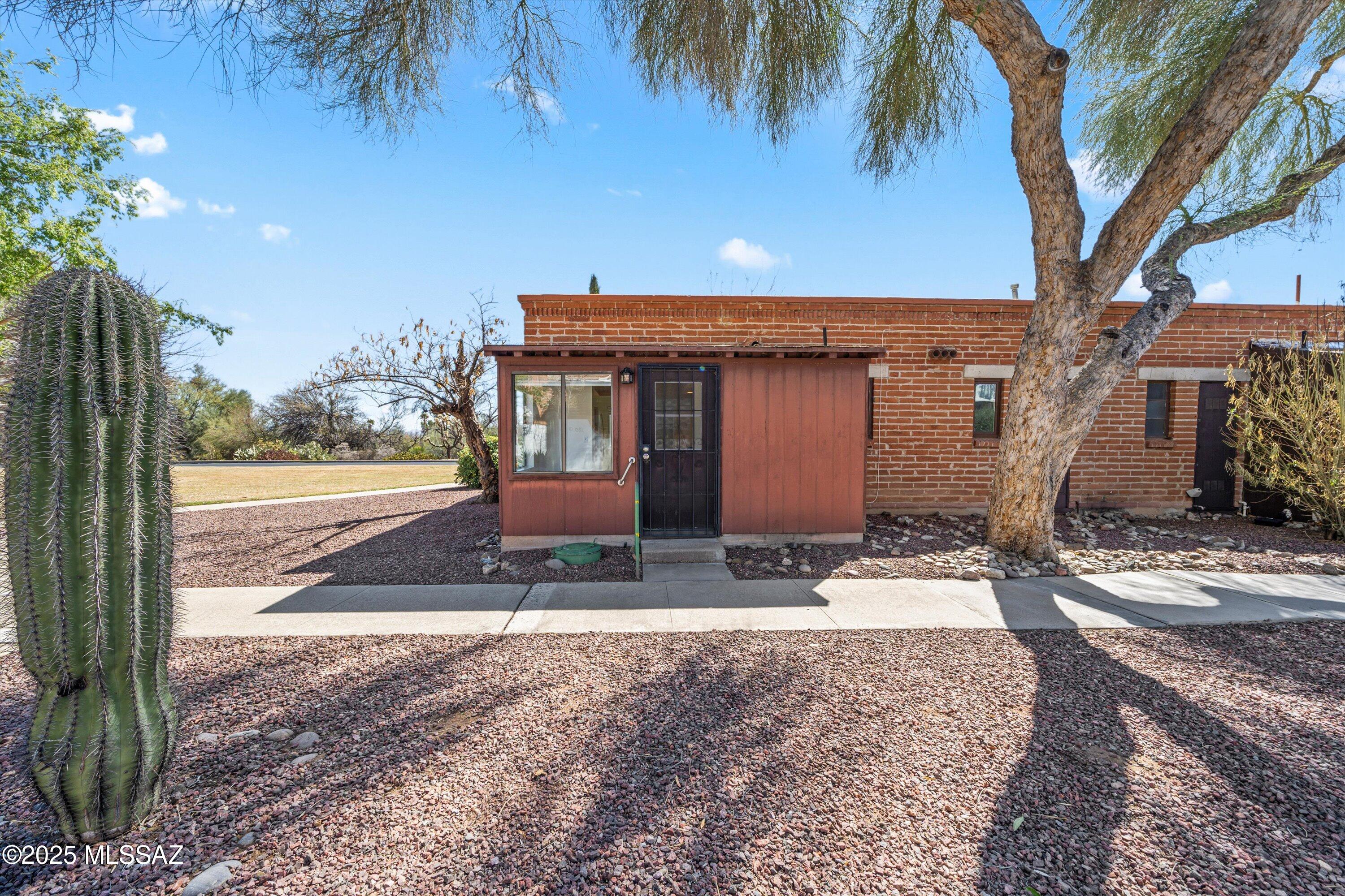 392 S Paseo Aguila Unit: UNIT D