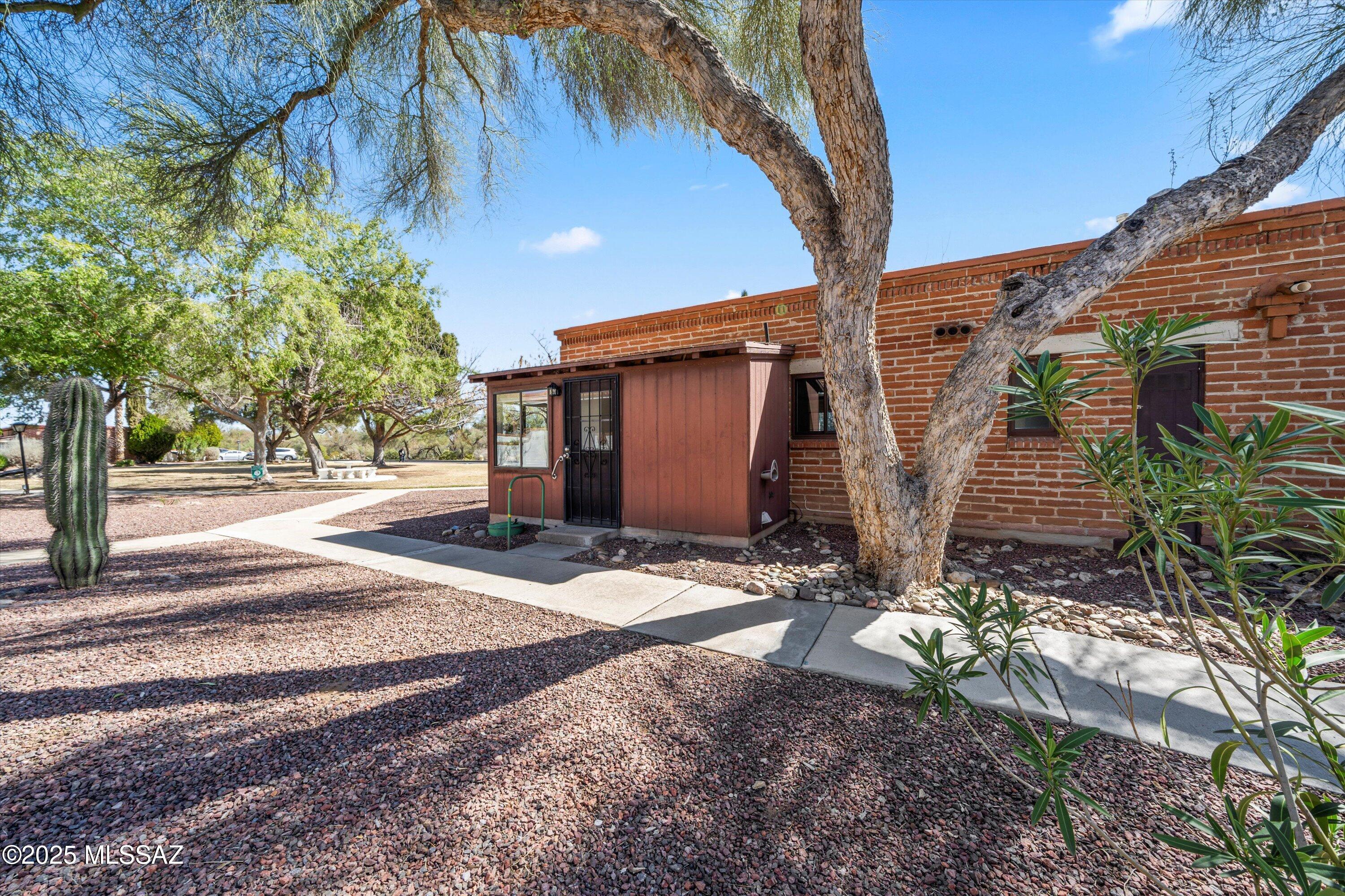 392 S Paseo Aguila Unit: UNIT D