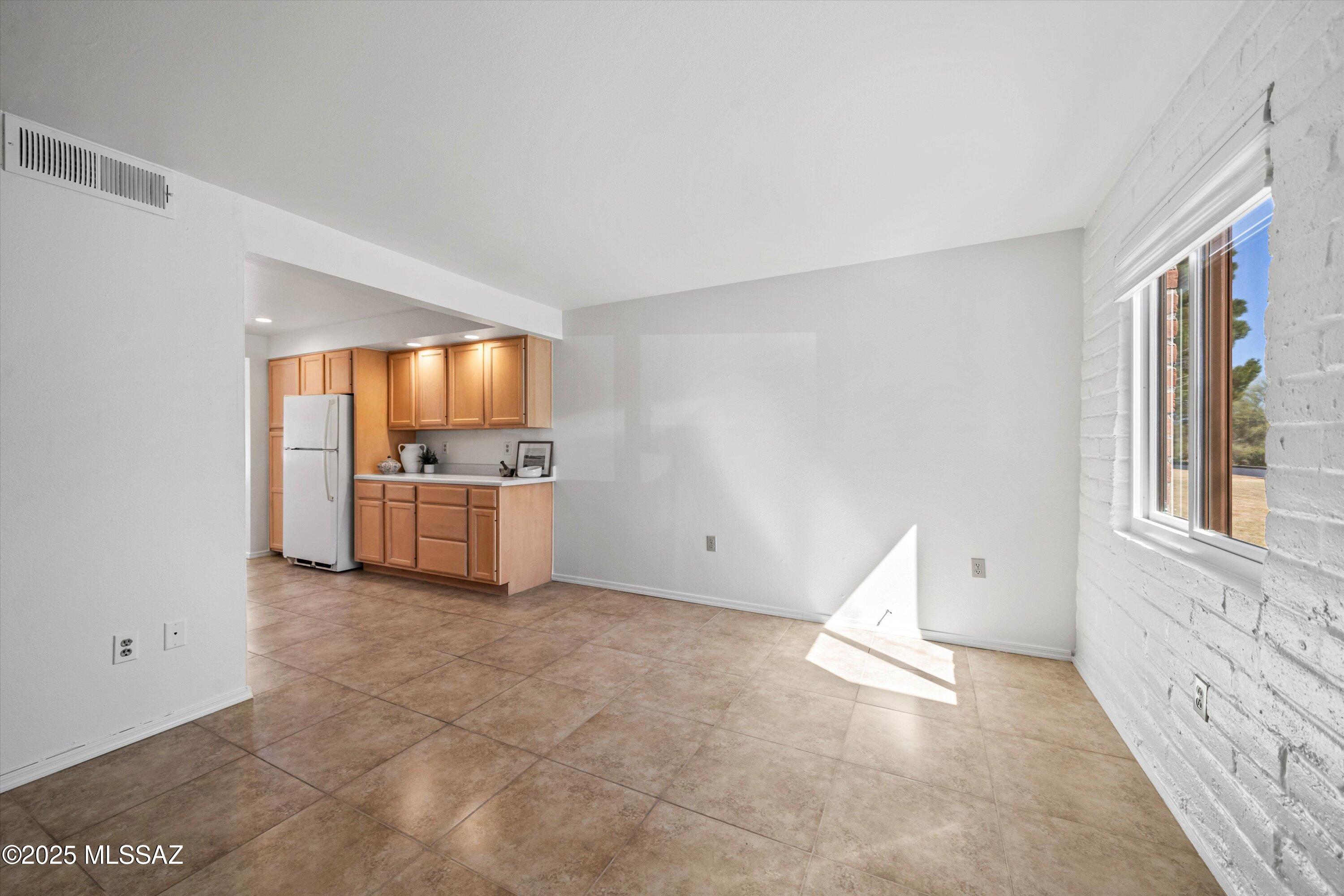 392 S Paseo Aguila Unit: UNIT D