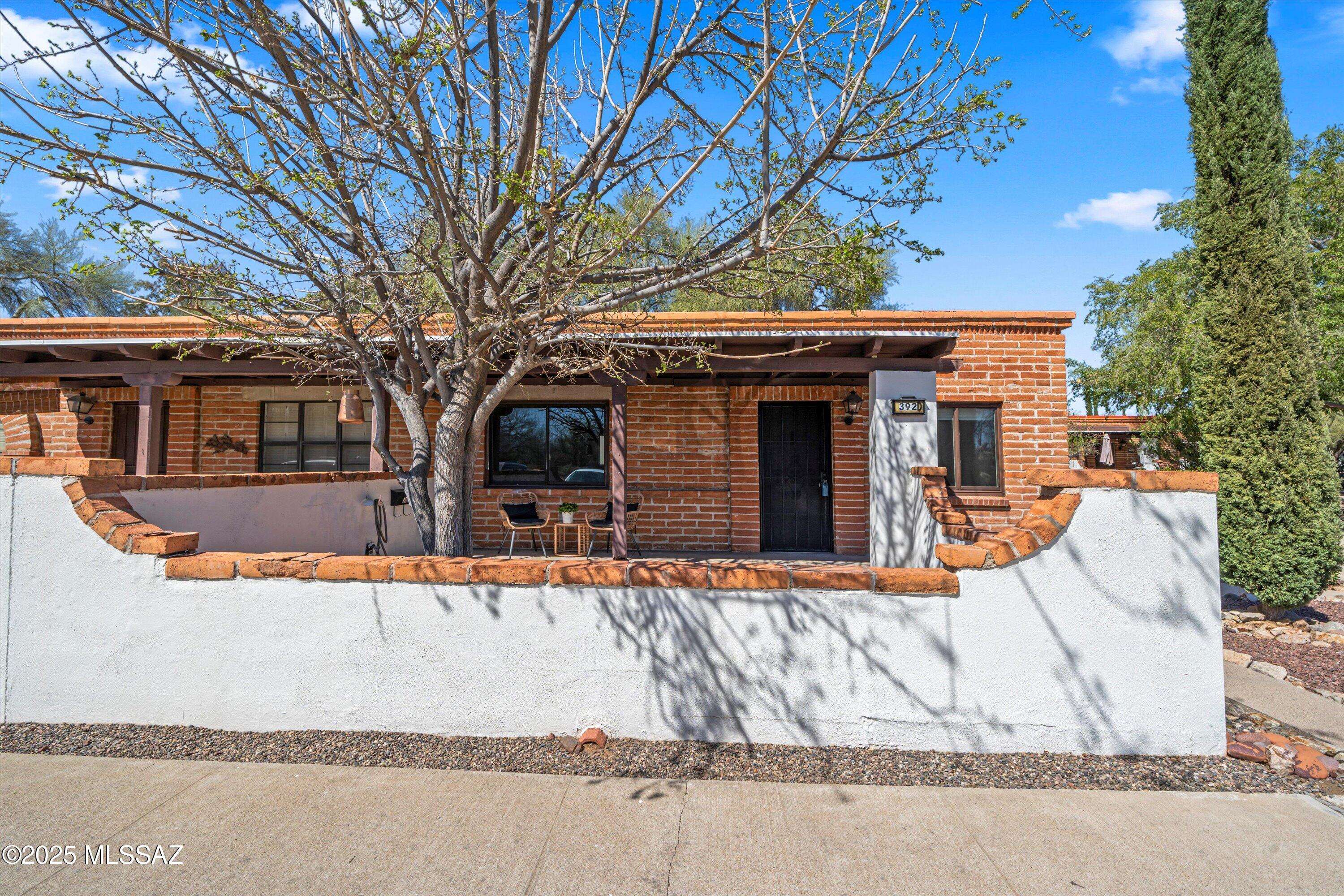 392 S Paseo Aguila Unit: UNIT D