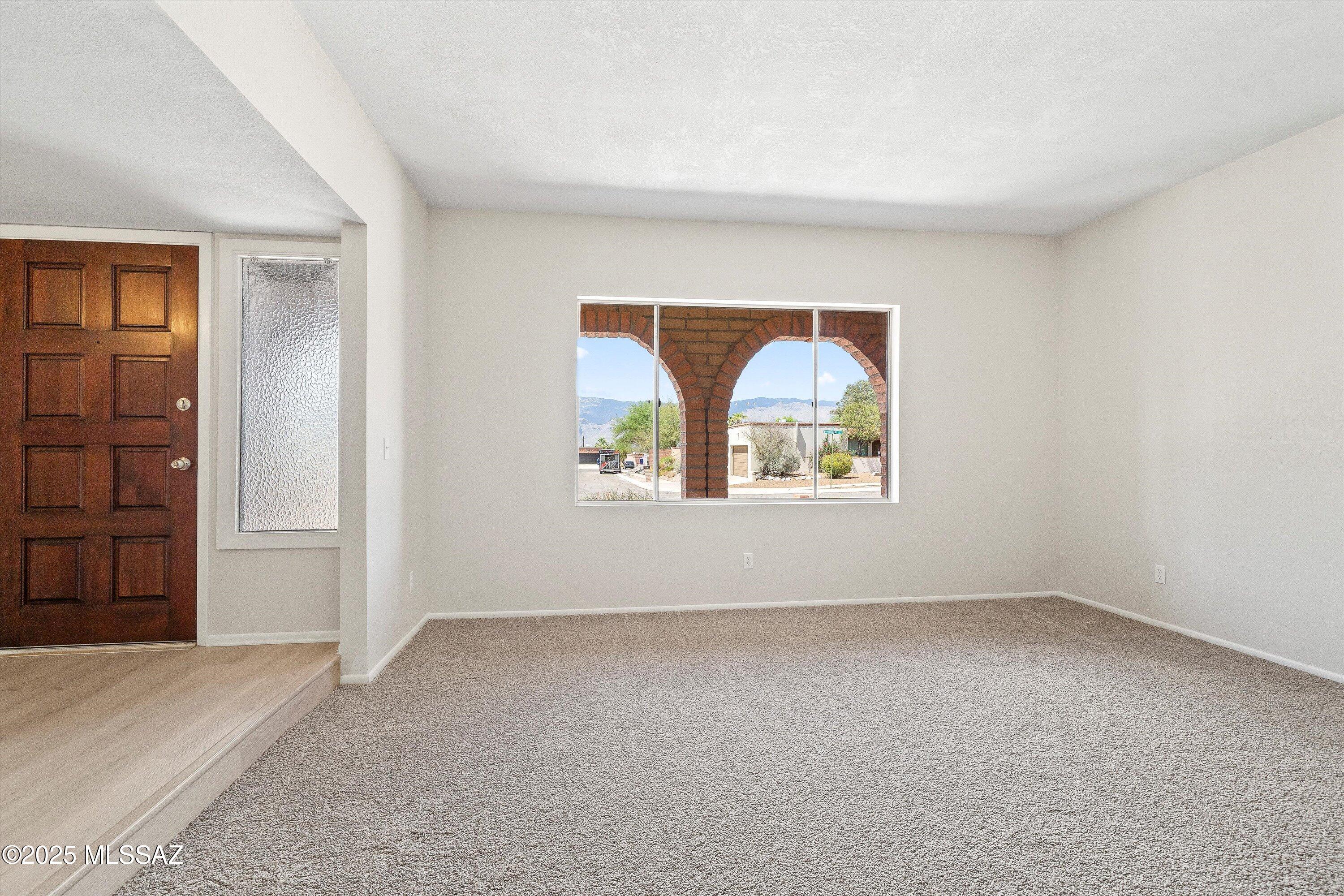 9422 E Barrudean Hills Street