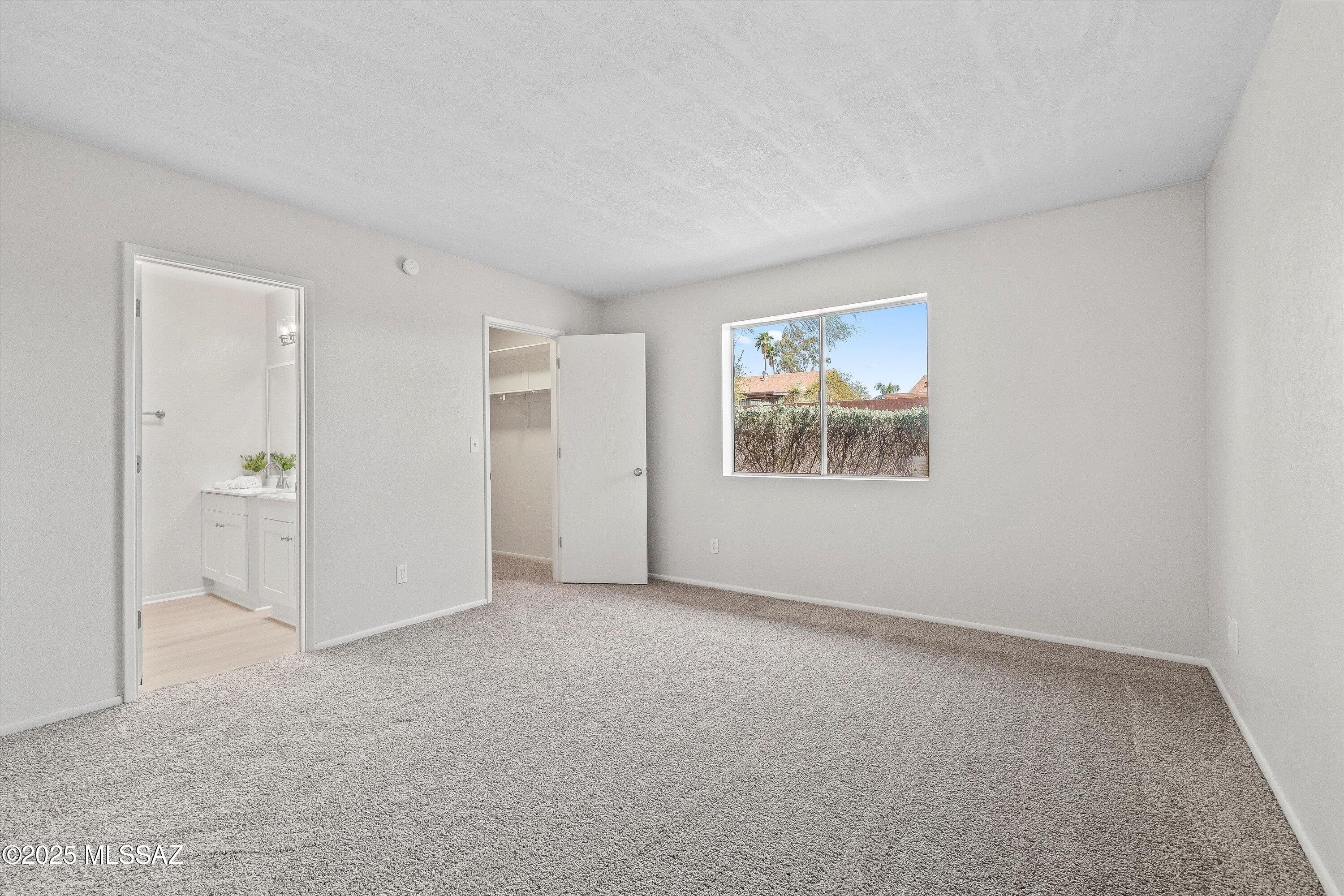 9422 E Barrudean Hills Street