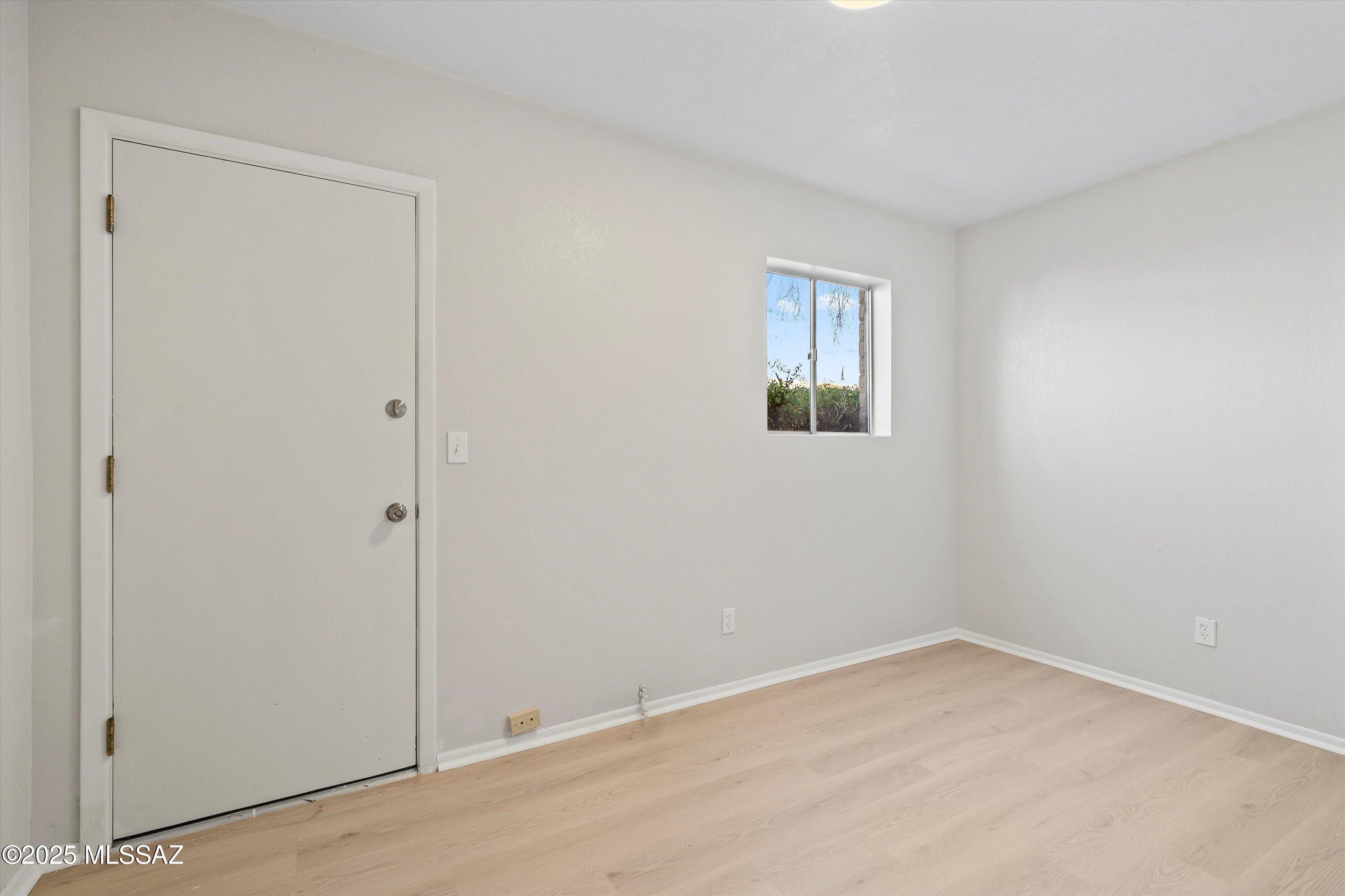 9422 E Barrudean Hills Street