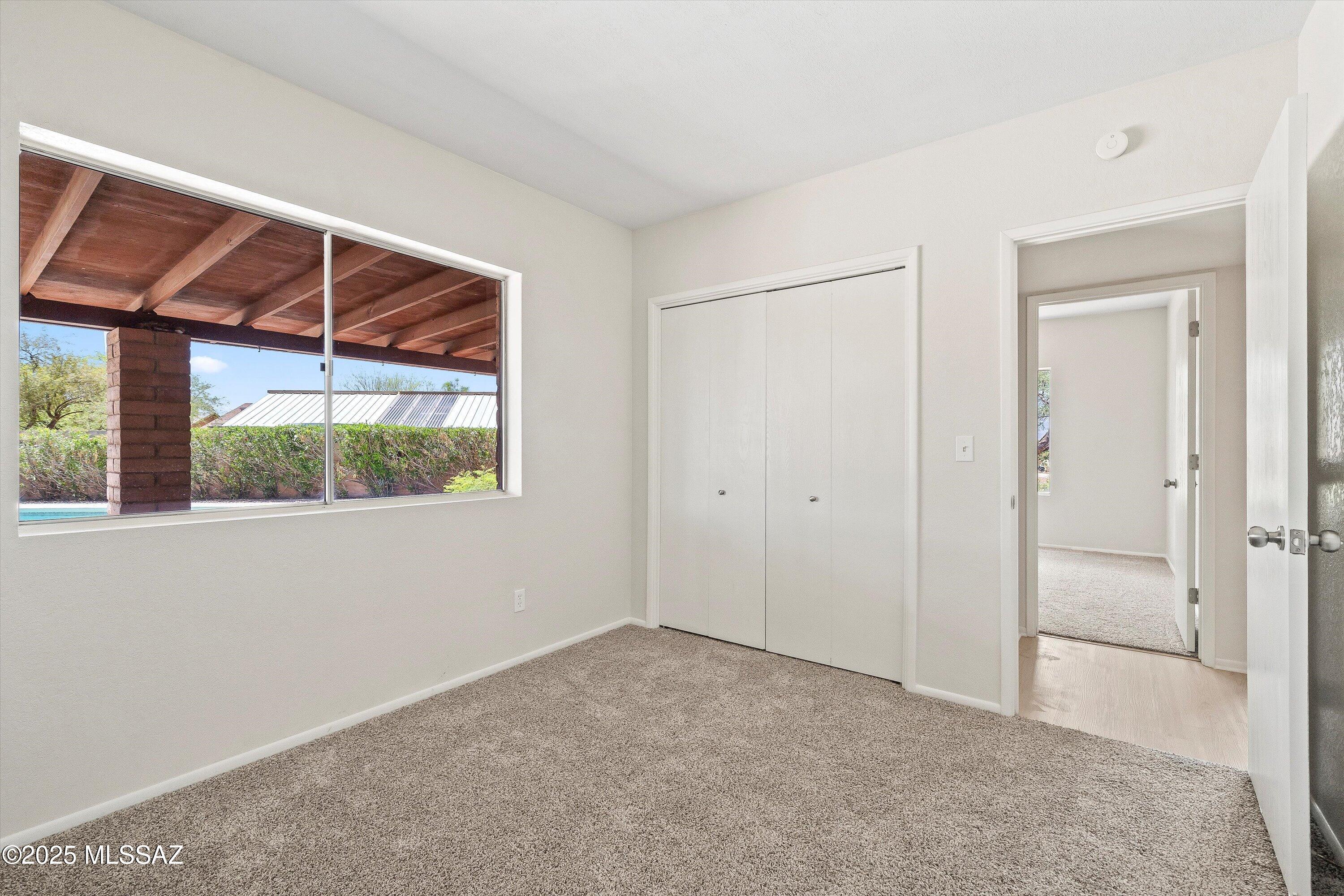 9422 E Barrudean Hills Street