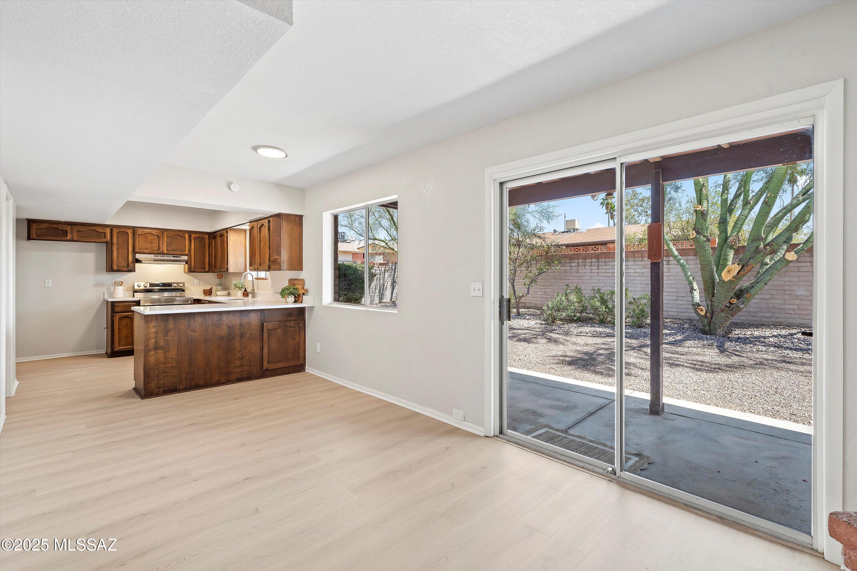 9422 E Barrudean Hills Street