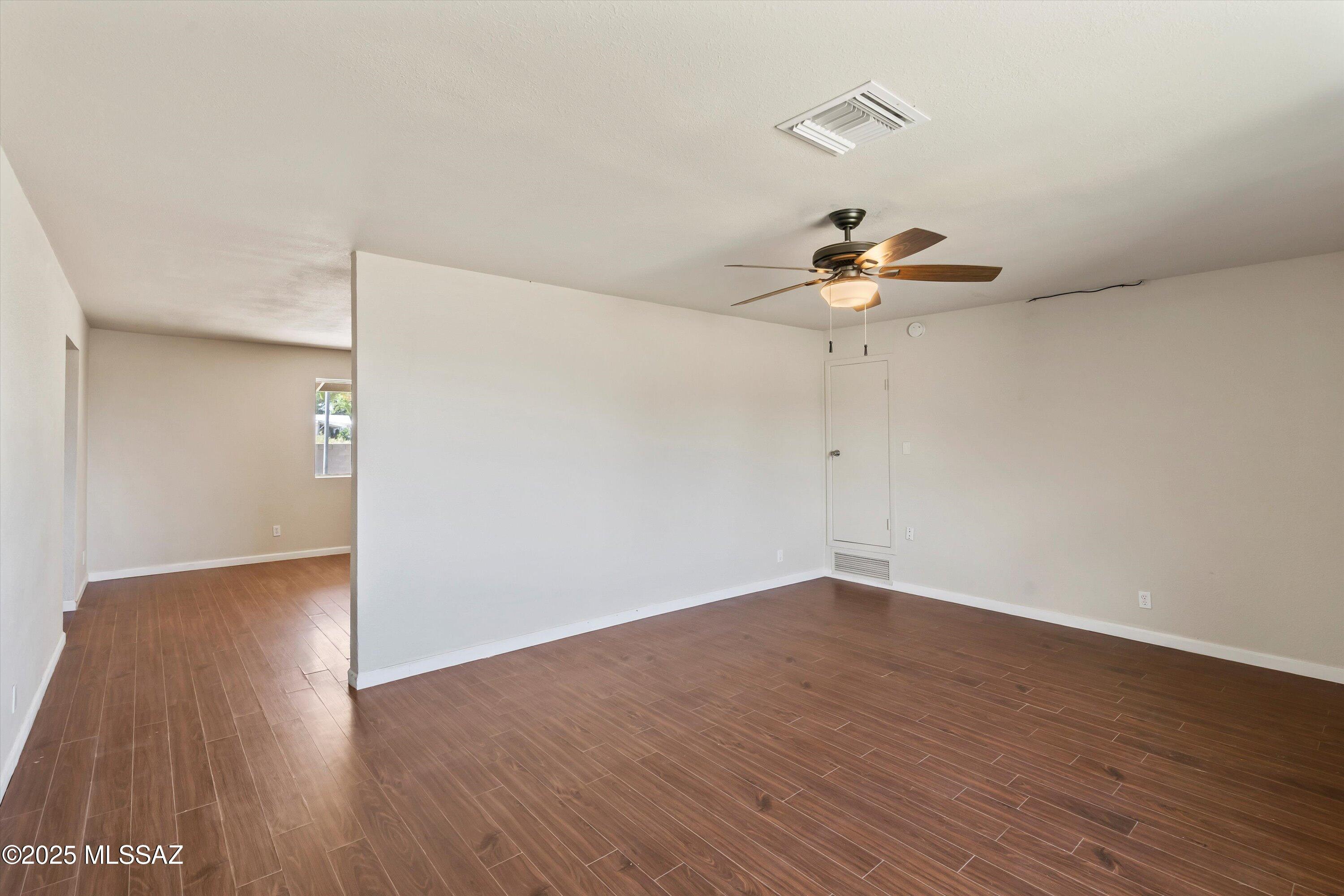 1438 N F Triangle Lane