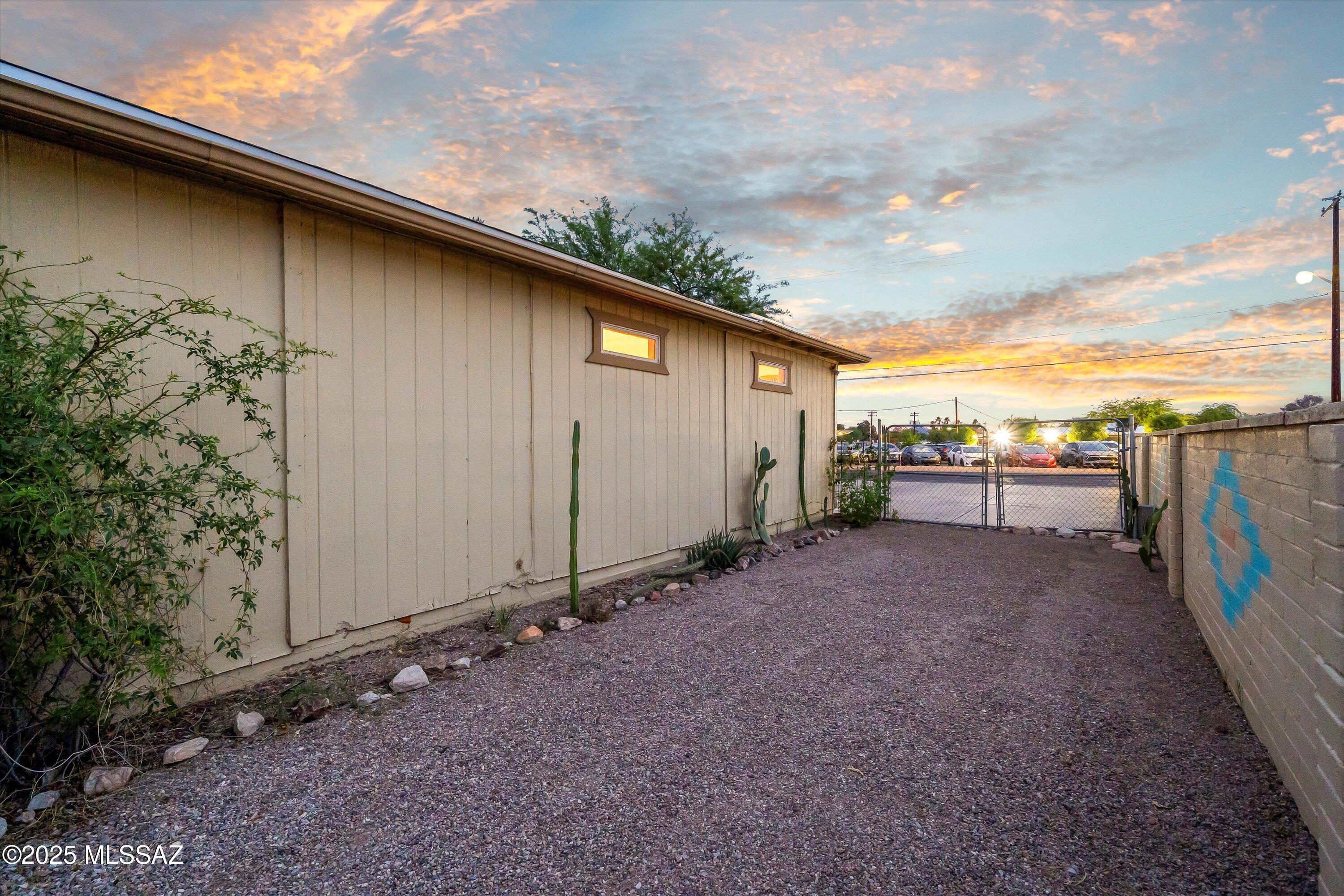 421 S Columbus Boulevard