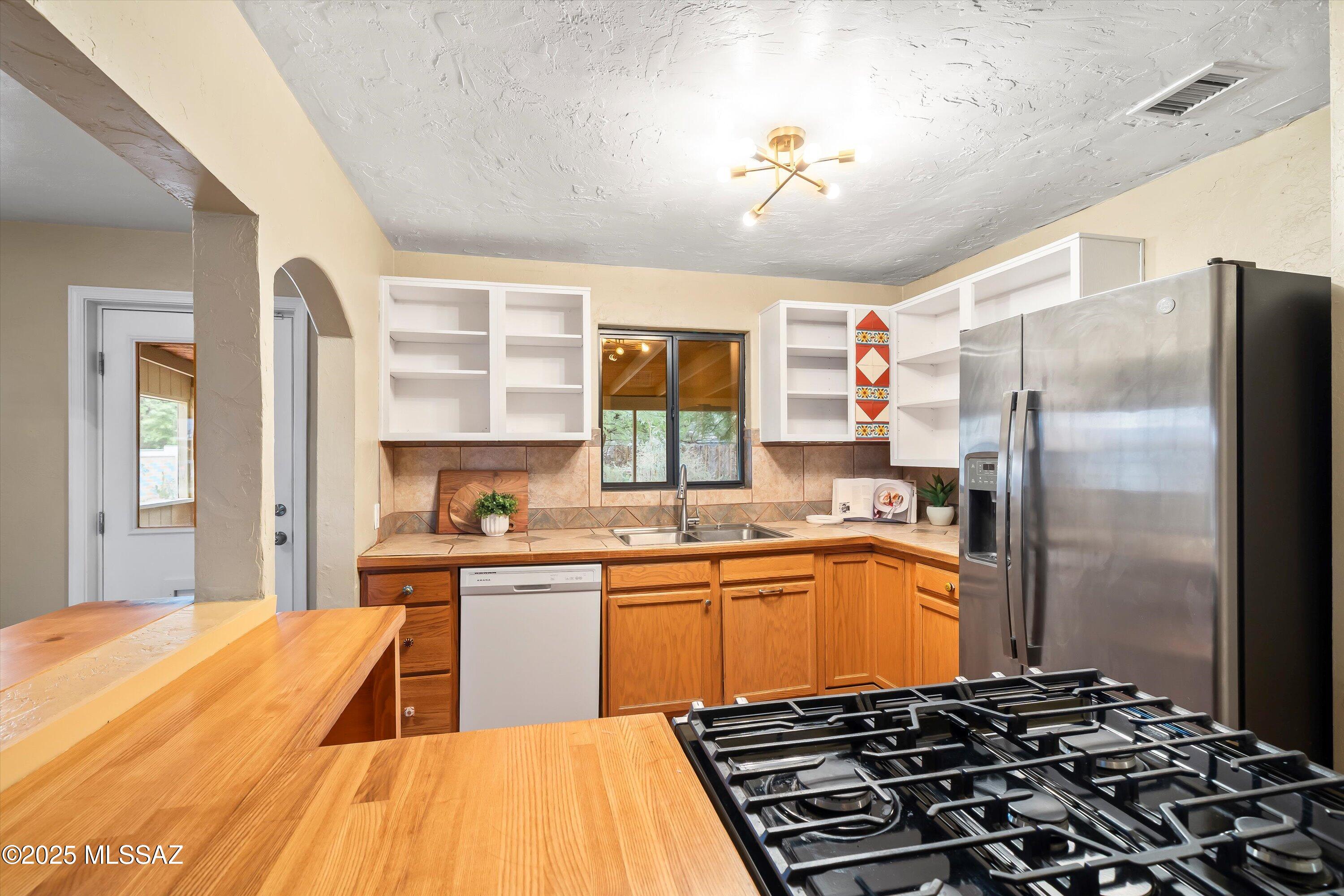 421 S Columbus Boulevard