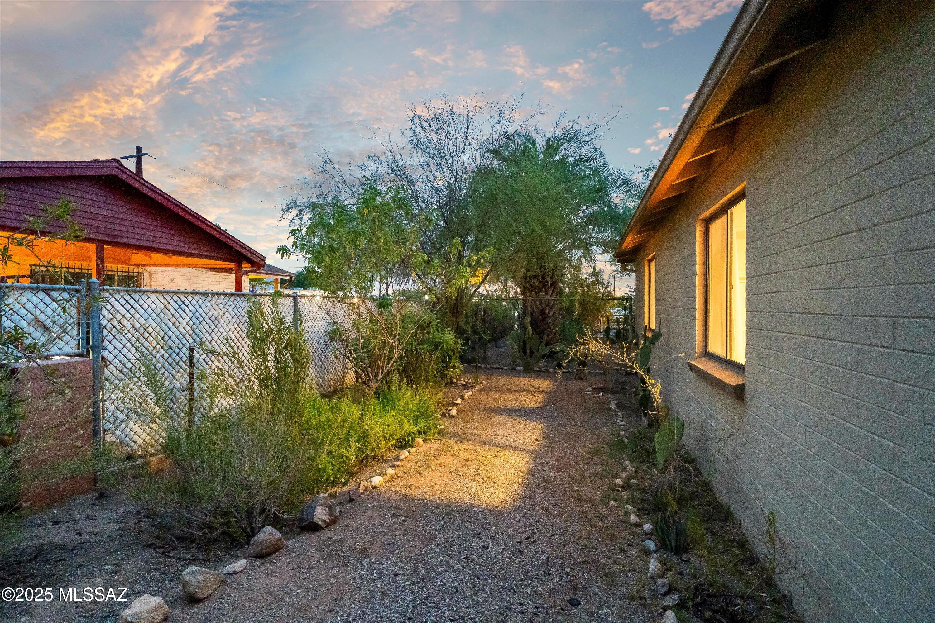 421 S Columbus Boulevard