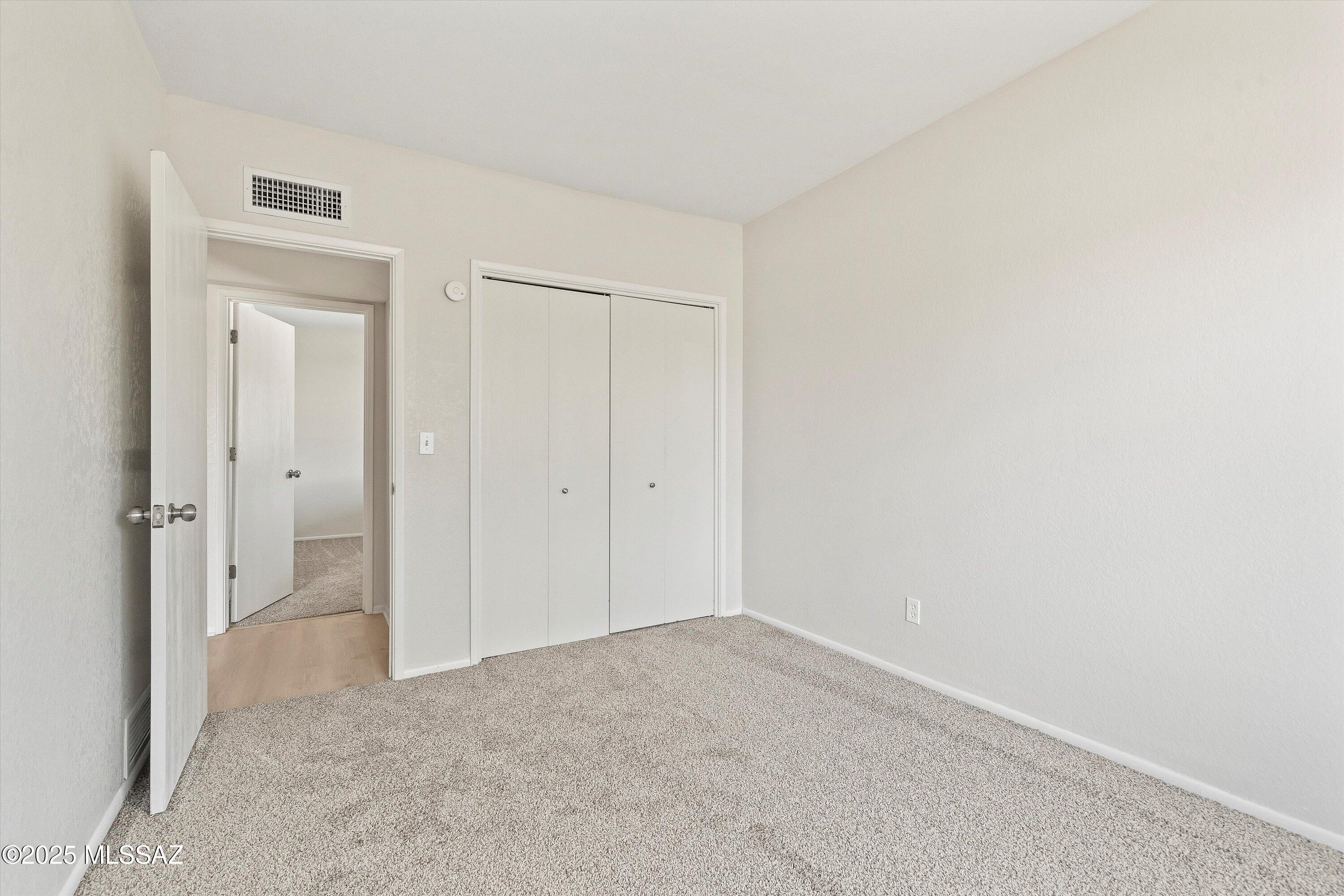 9422 E Barrudean Hills Street