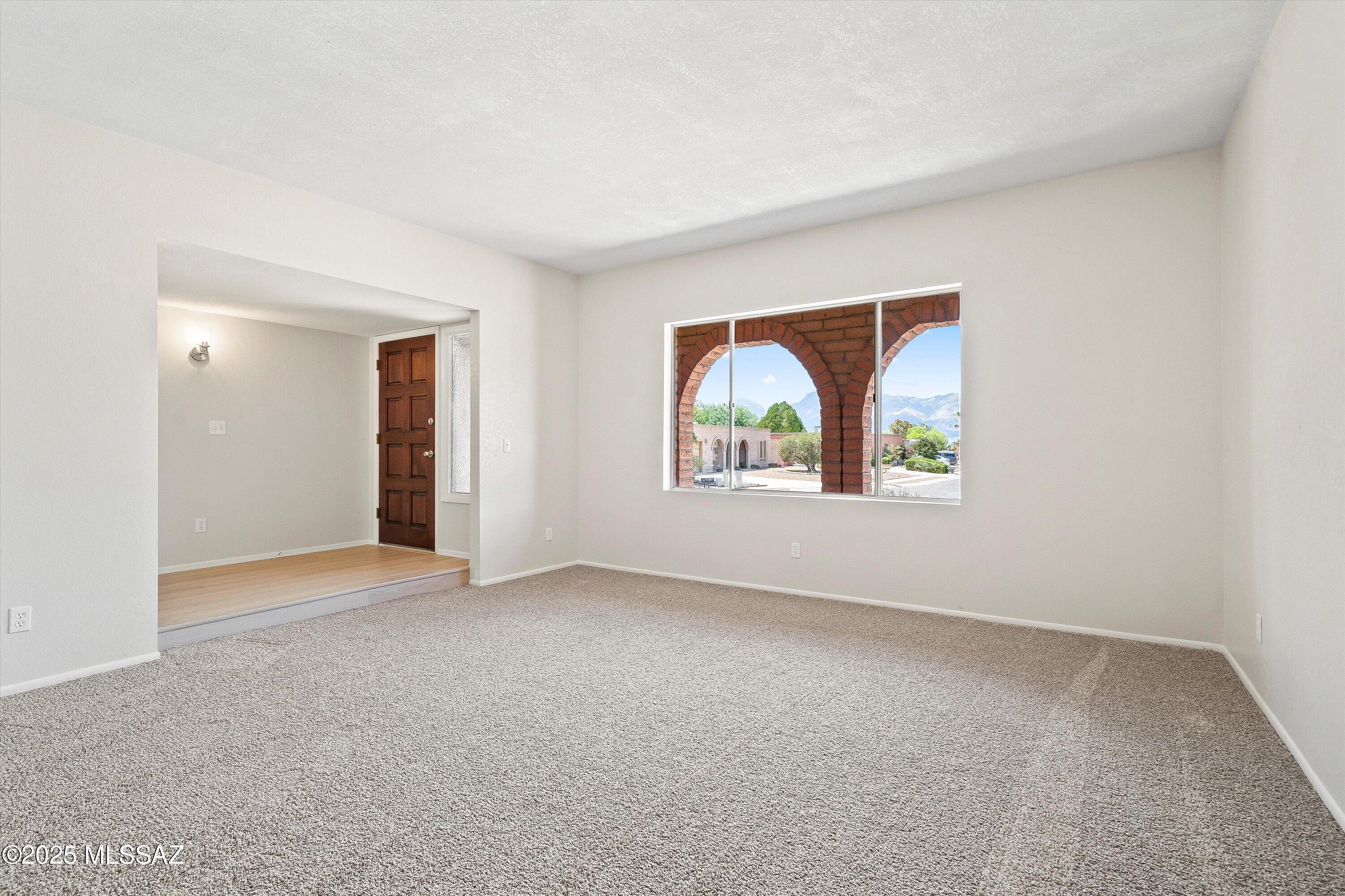 9422 E Barrudean Hills Street