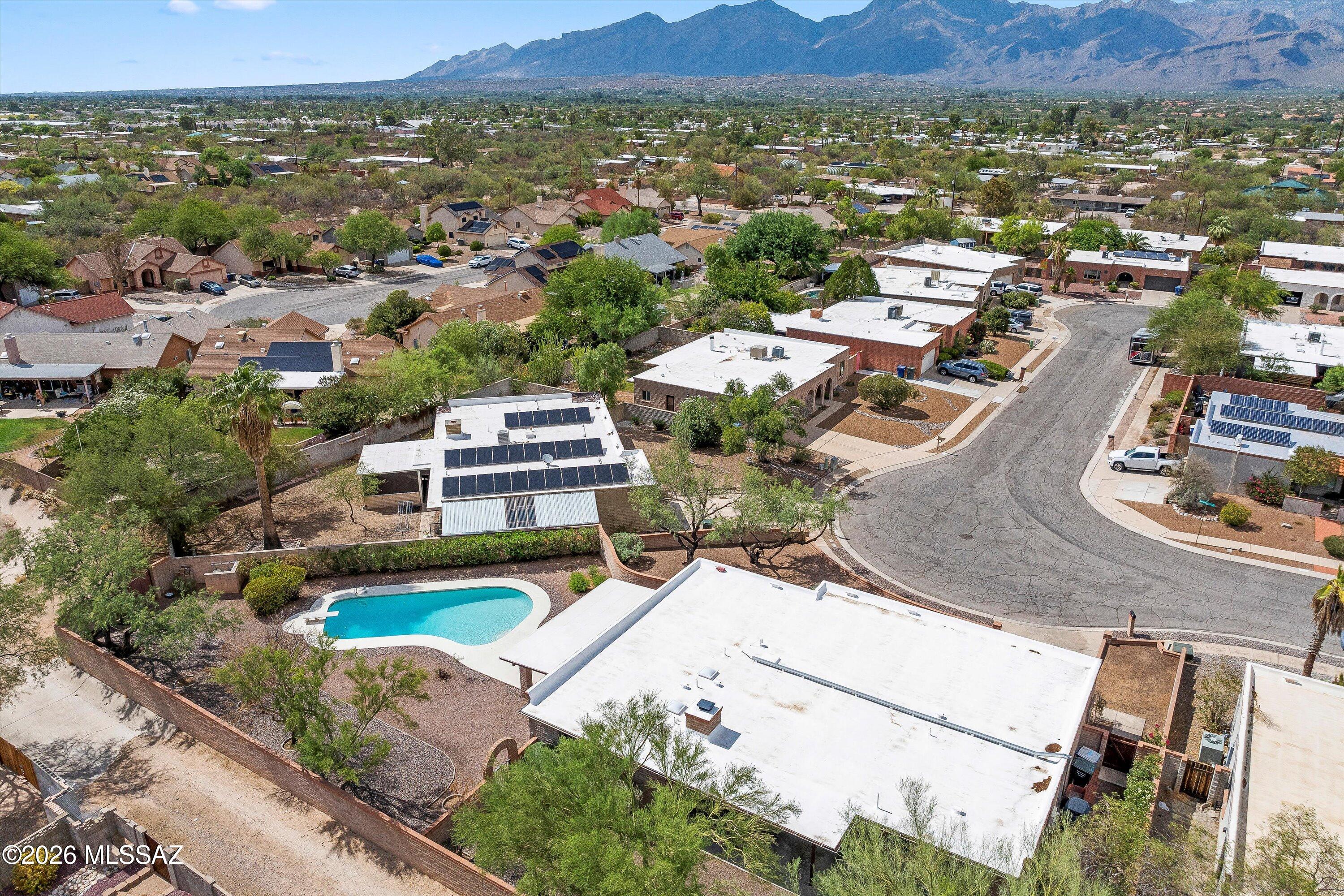 9422 E Barrudean Hills Street