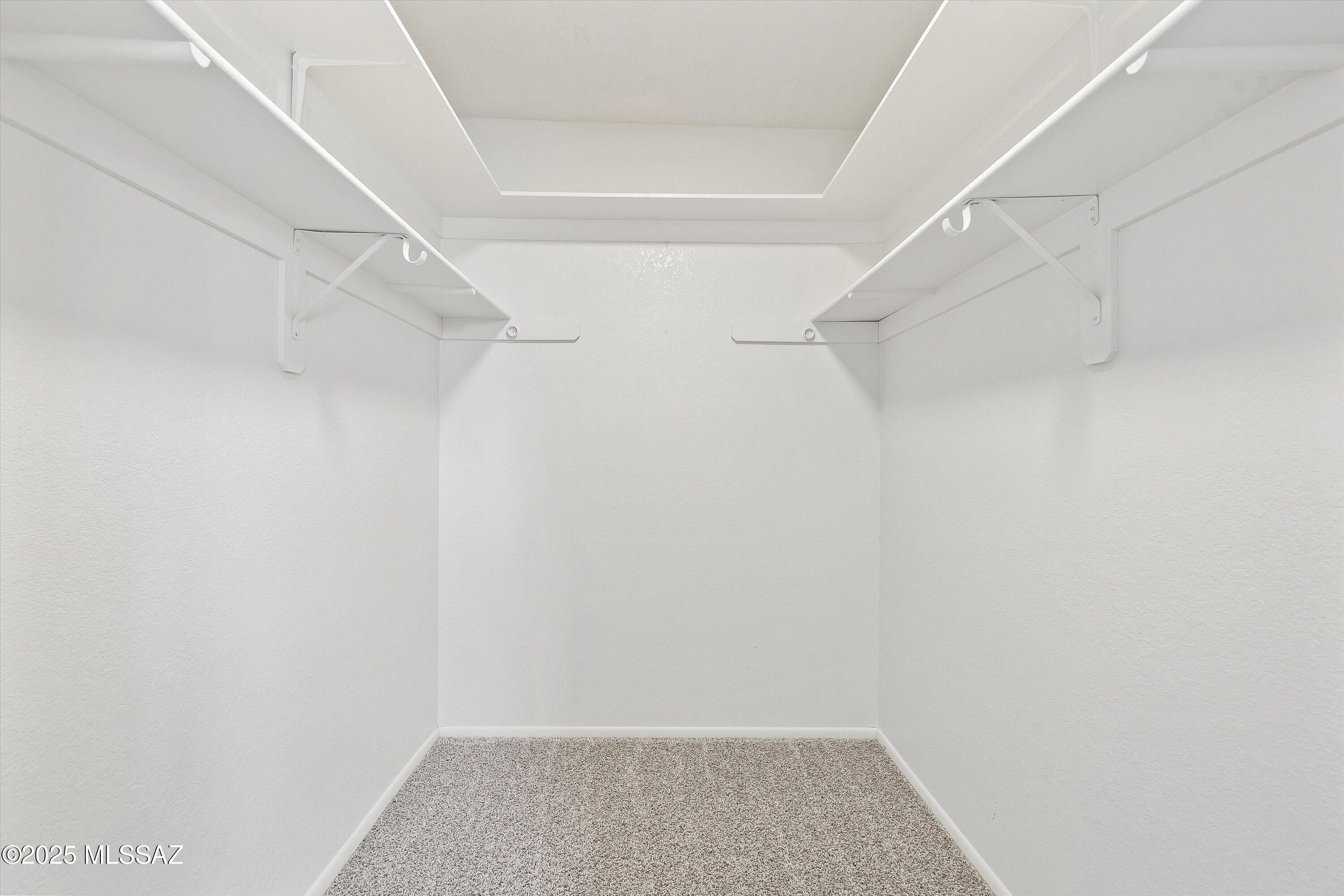 9422 E Barrudean Hills Street