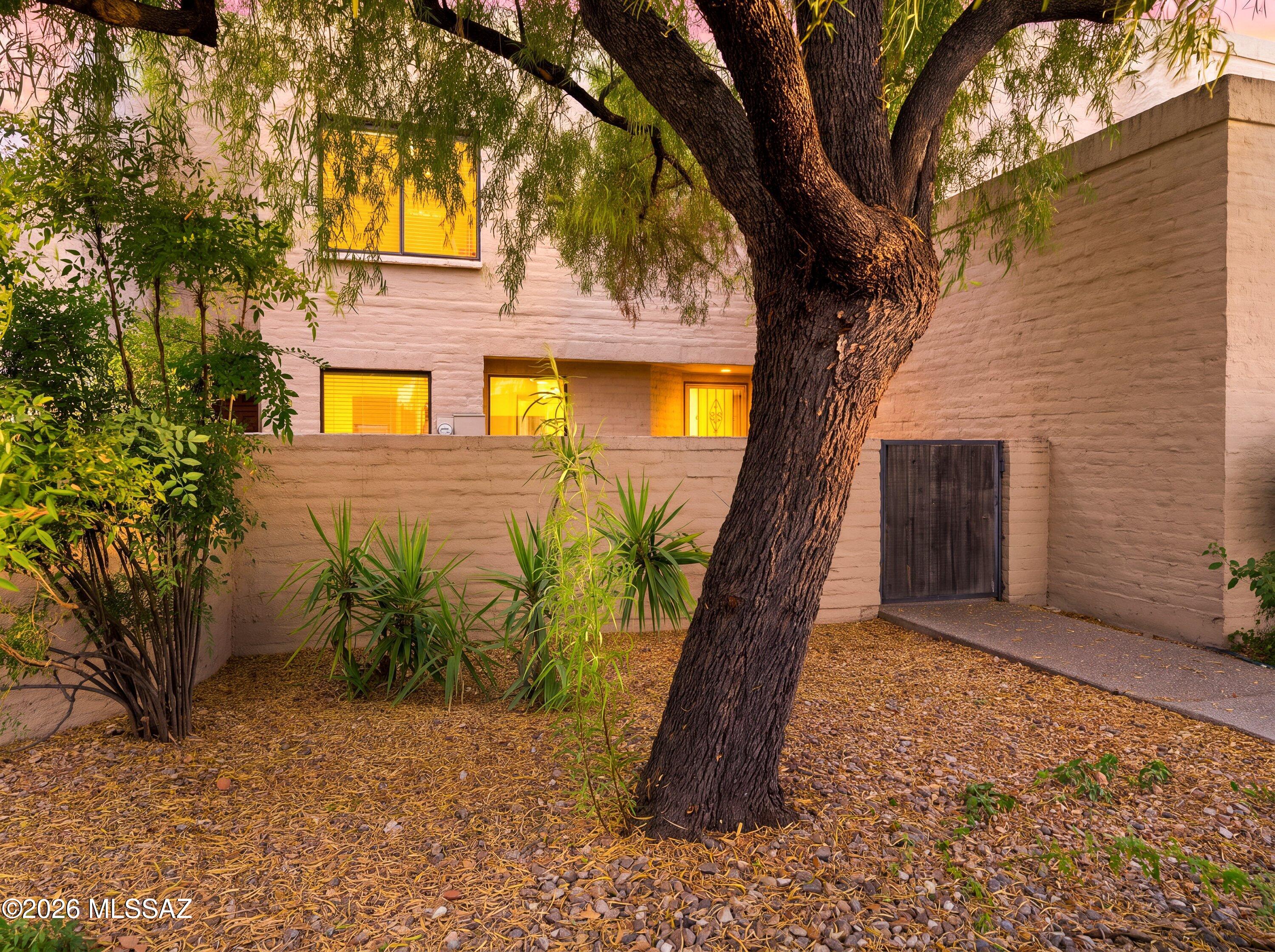 2882 E Sierra Vista Road