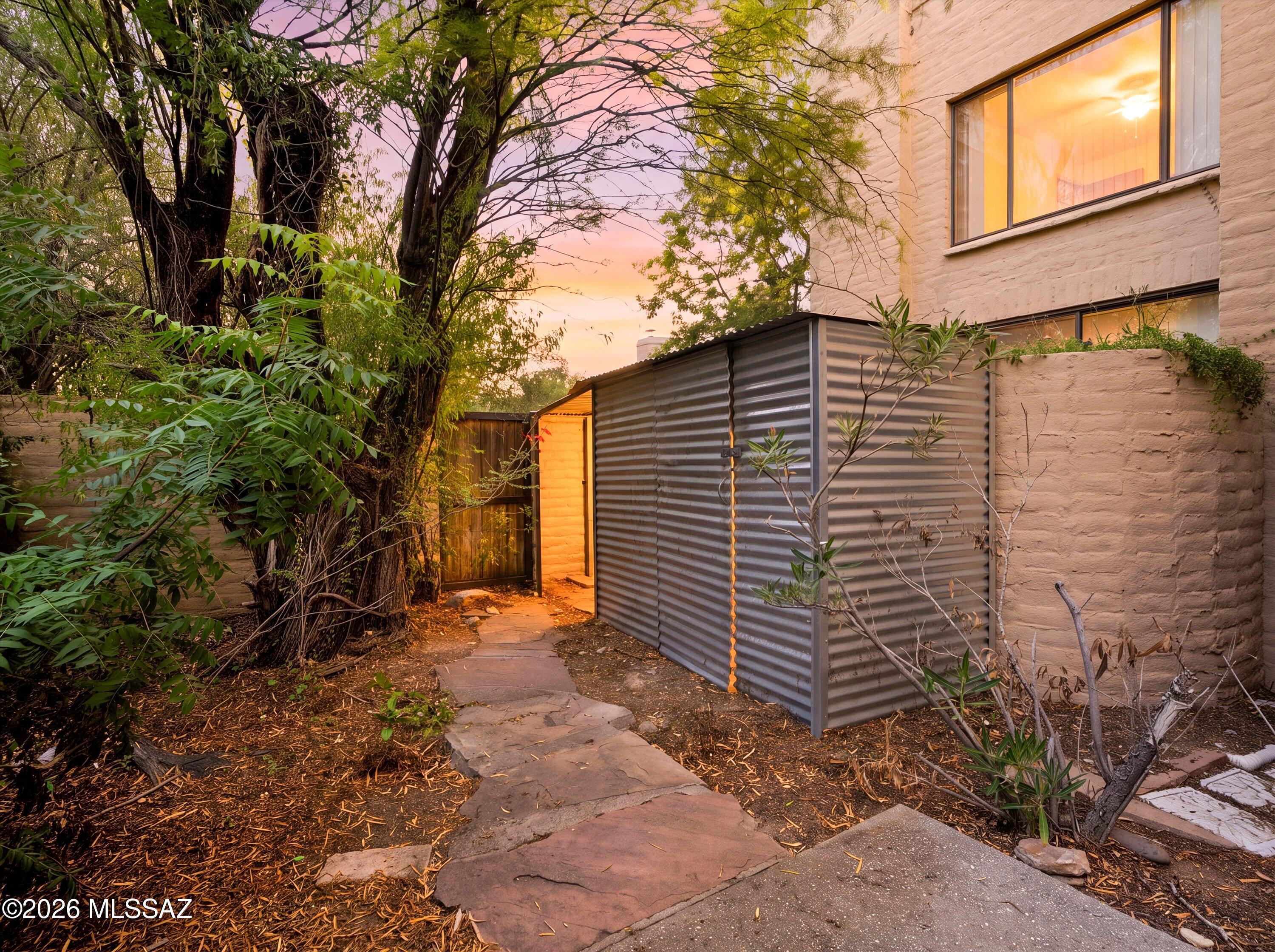 2882 E Sierra Vista Road