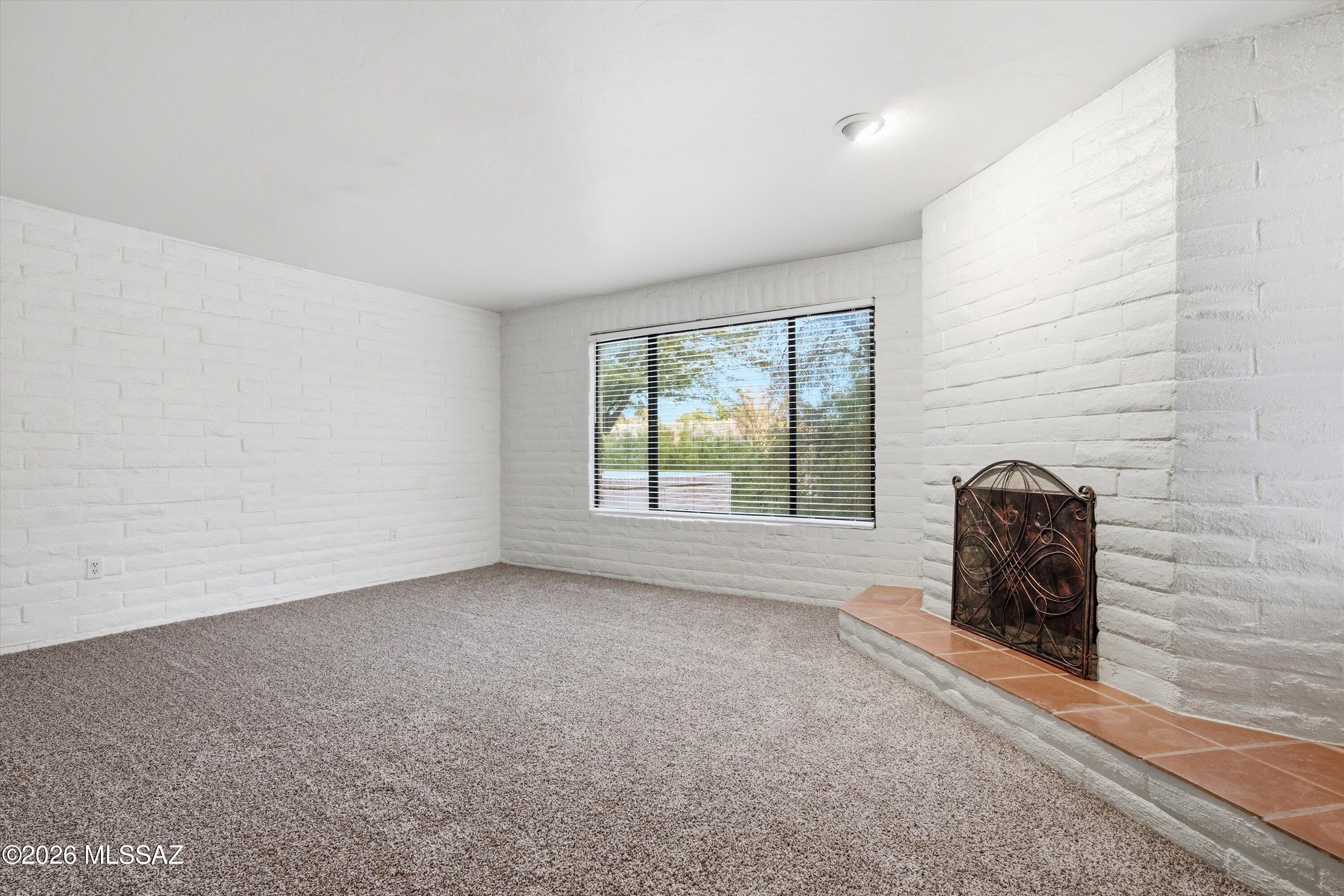2882 E Sierra Vista Road