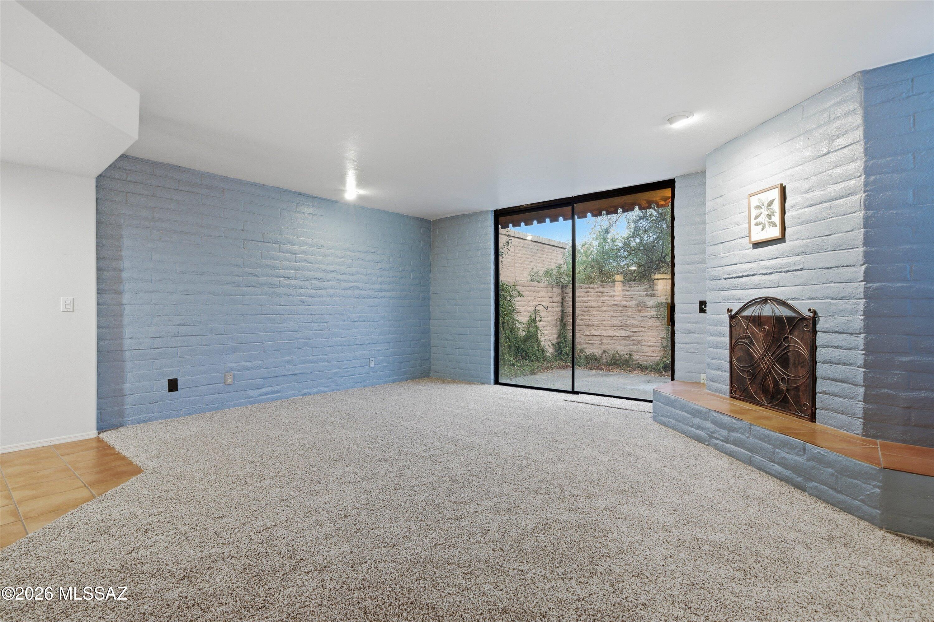 2882 E Sierra Vista Road