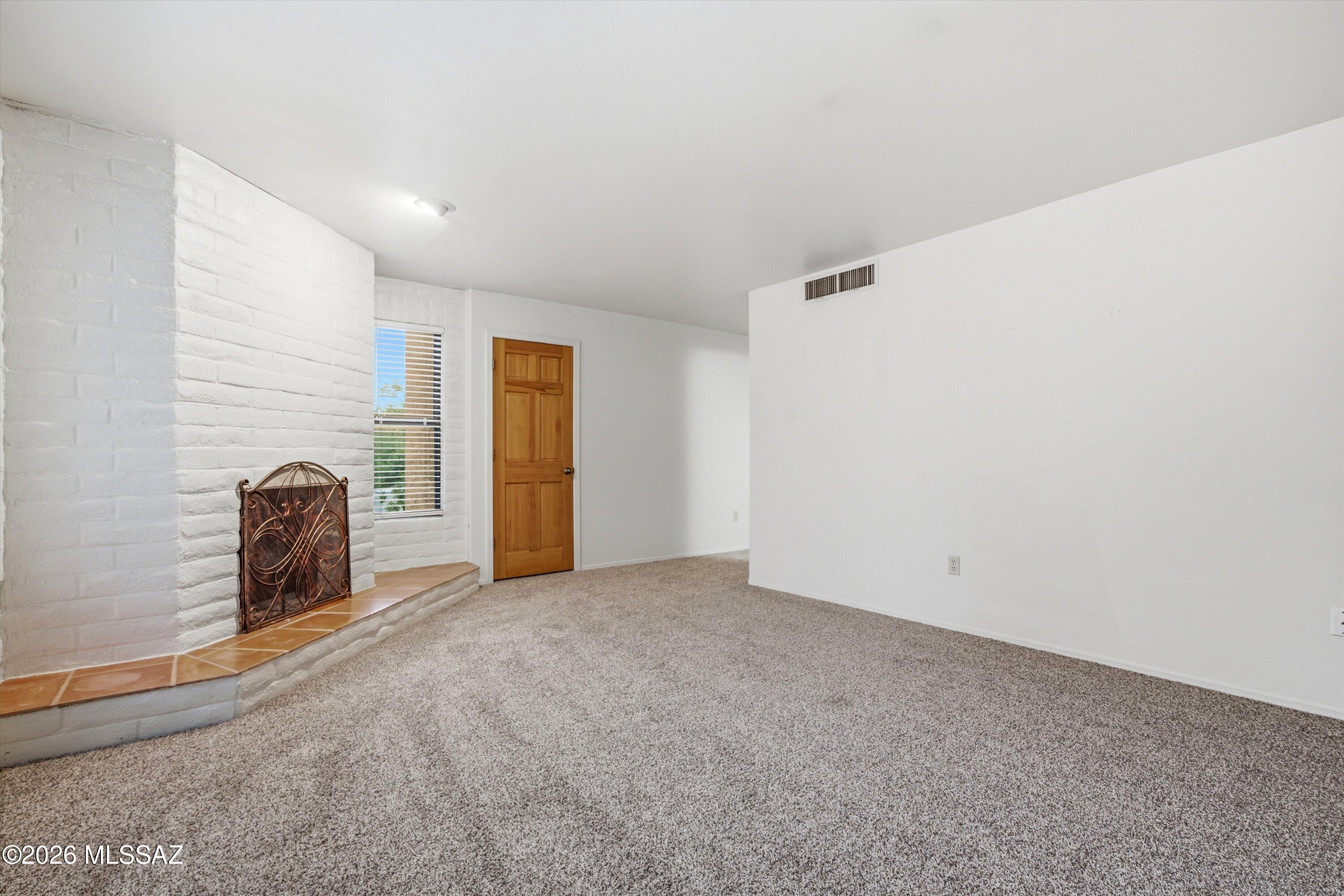 2882 E Sierra Vista Road