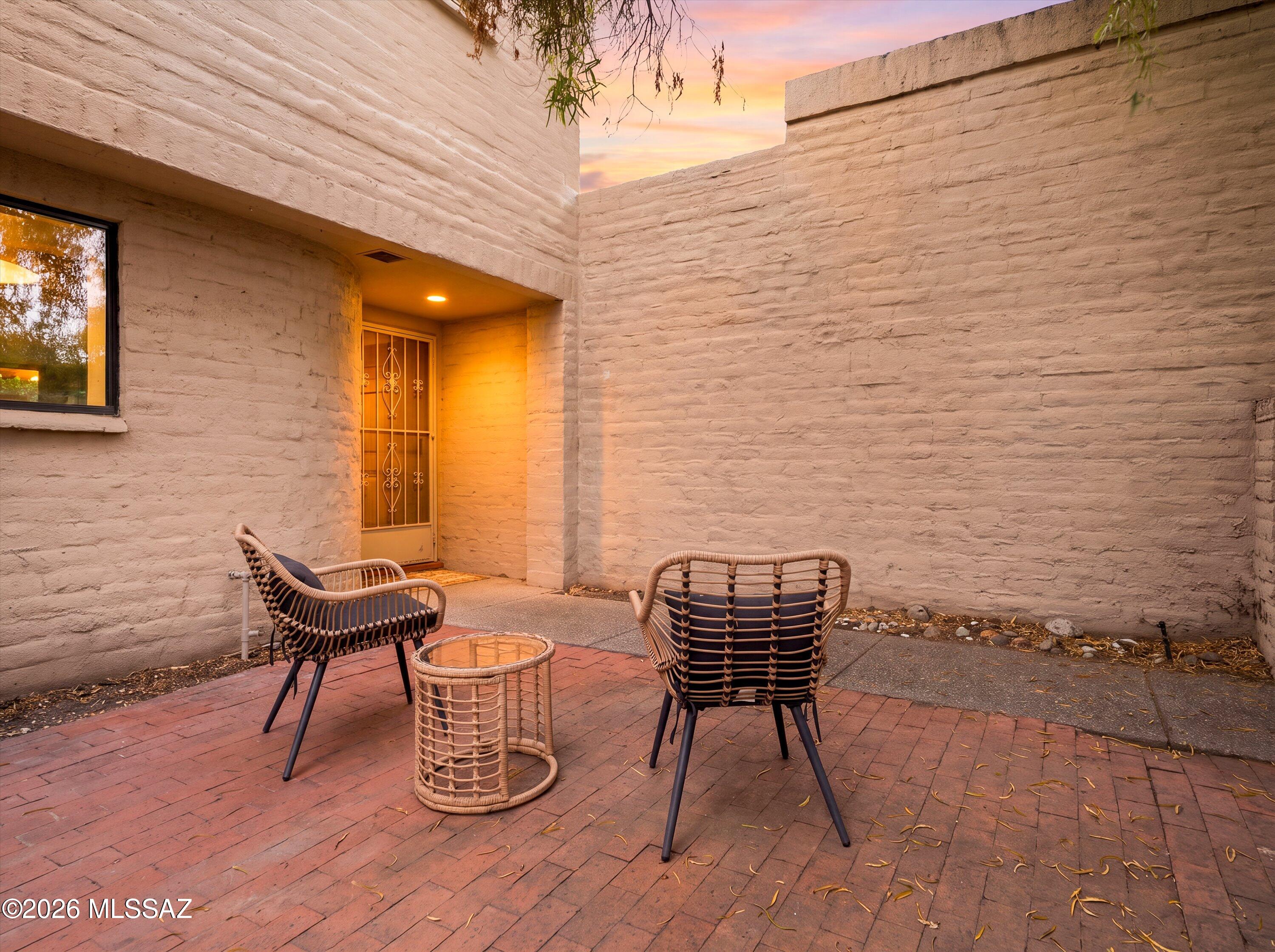 2882 E Sierra Vista Road