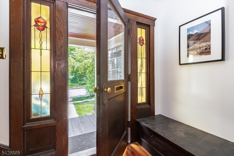 56 Walnut Cres
