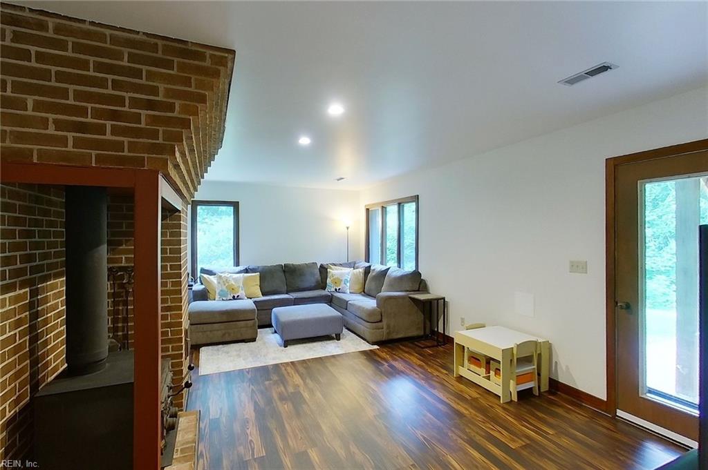 104 Glenwood DR