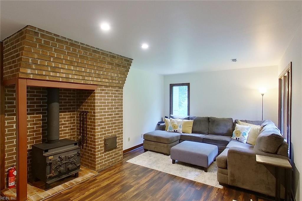 104 Glenwood DR