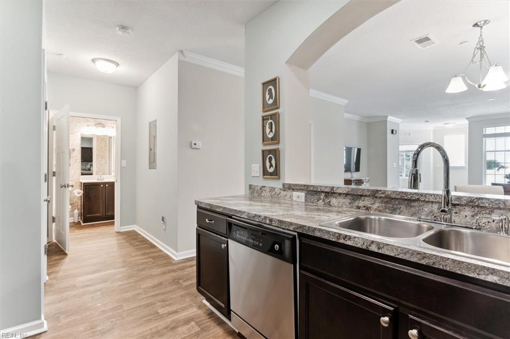 802 Promenade LN