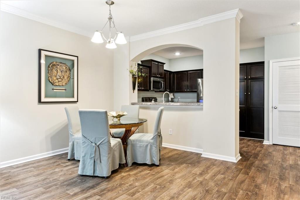 802 Promenade LN