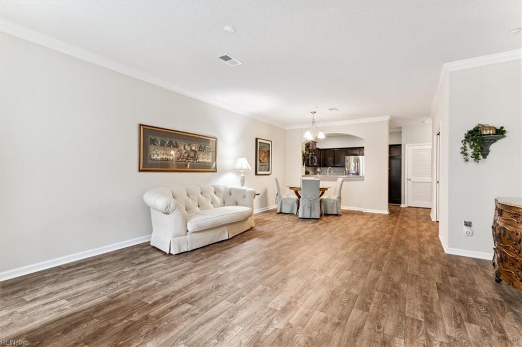 802 Promenade LN