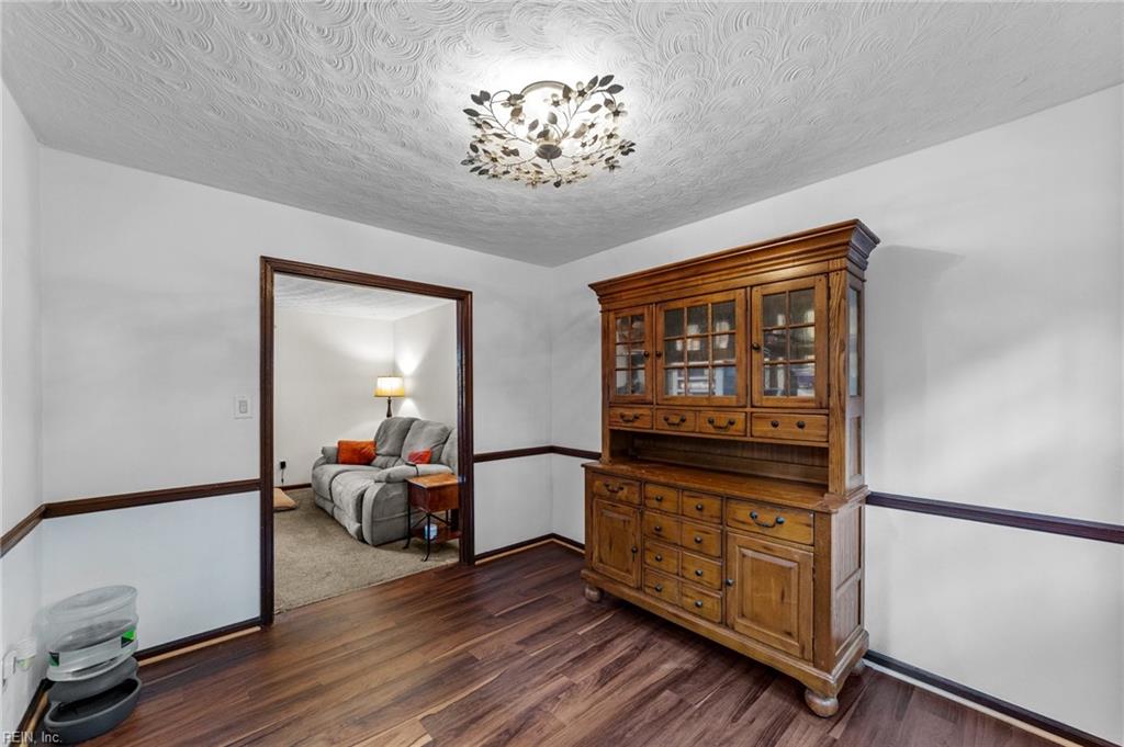 17 Carriage Hill DR