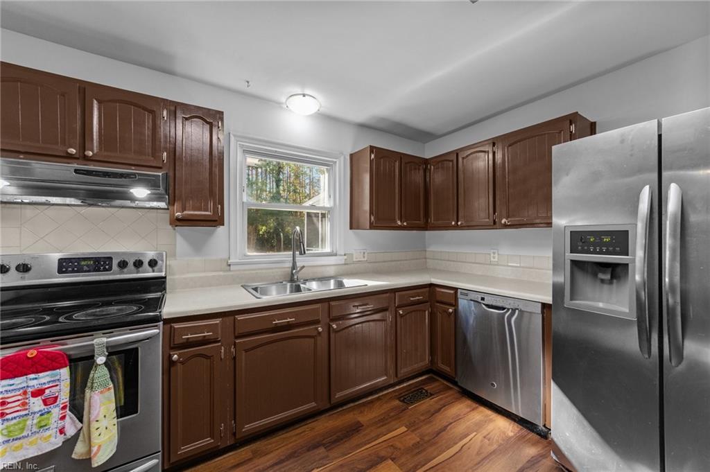 17 Carriage Hill DR