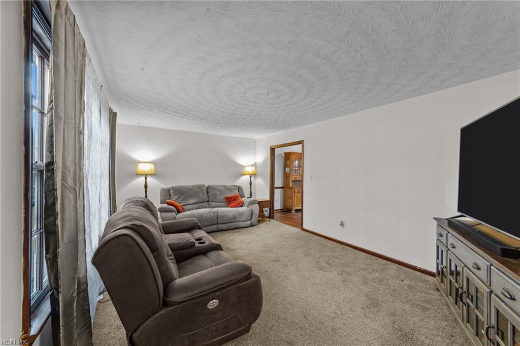 17 Carriage Hill DR