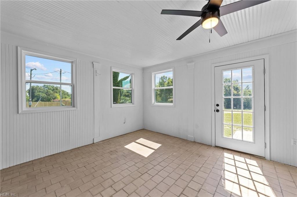 2366 Carsley RD