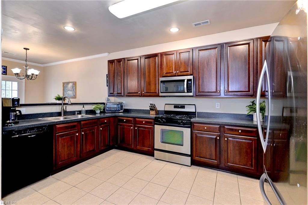 4412 Eaglebrook DR