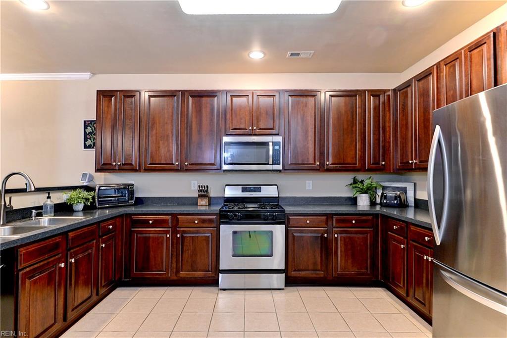 4412 Eaglebrook DR