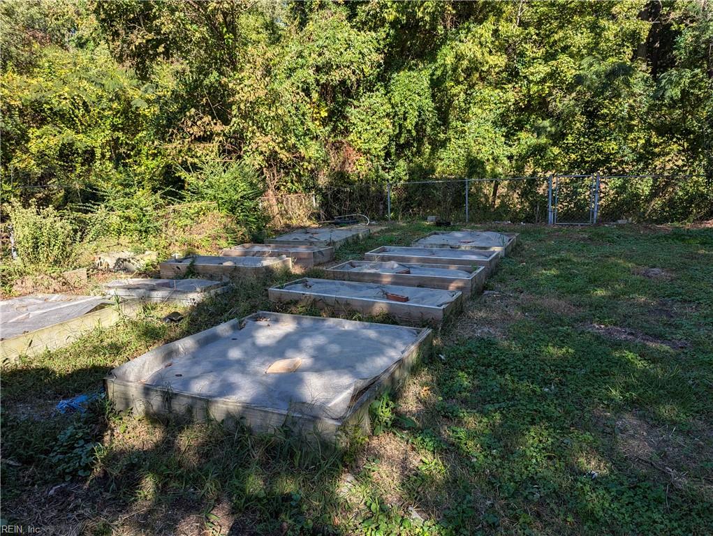 412 Winchester DR