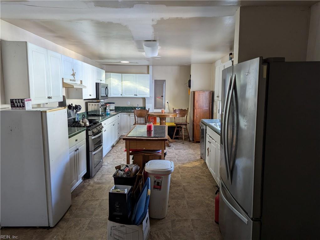 412 Winchester DR
