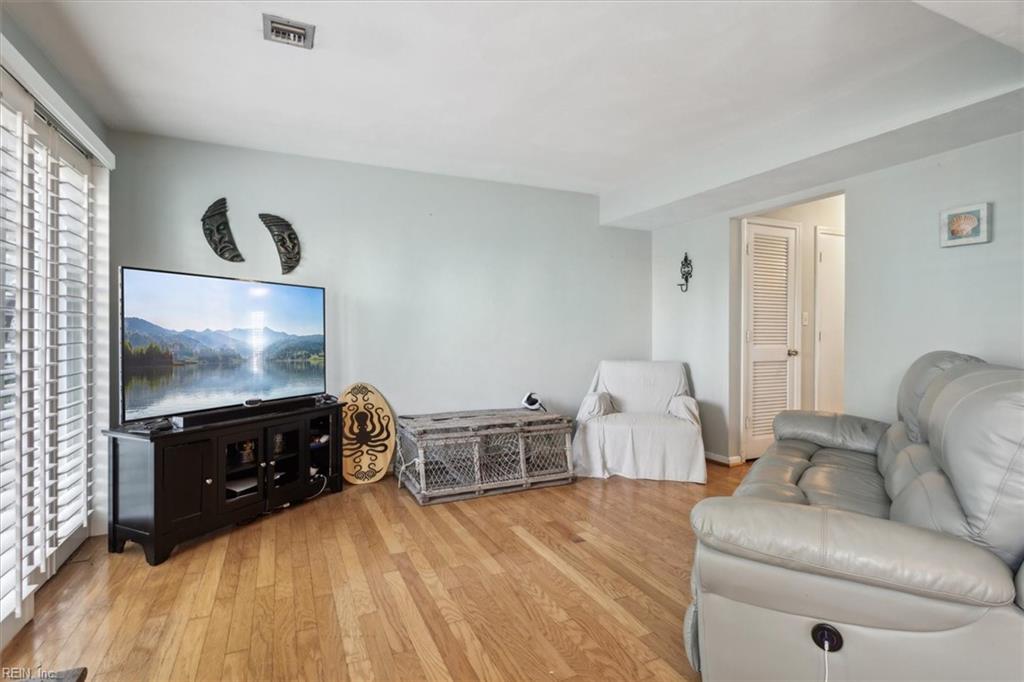 410 9th ST