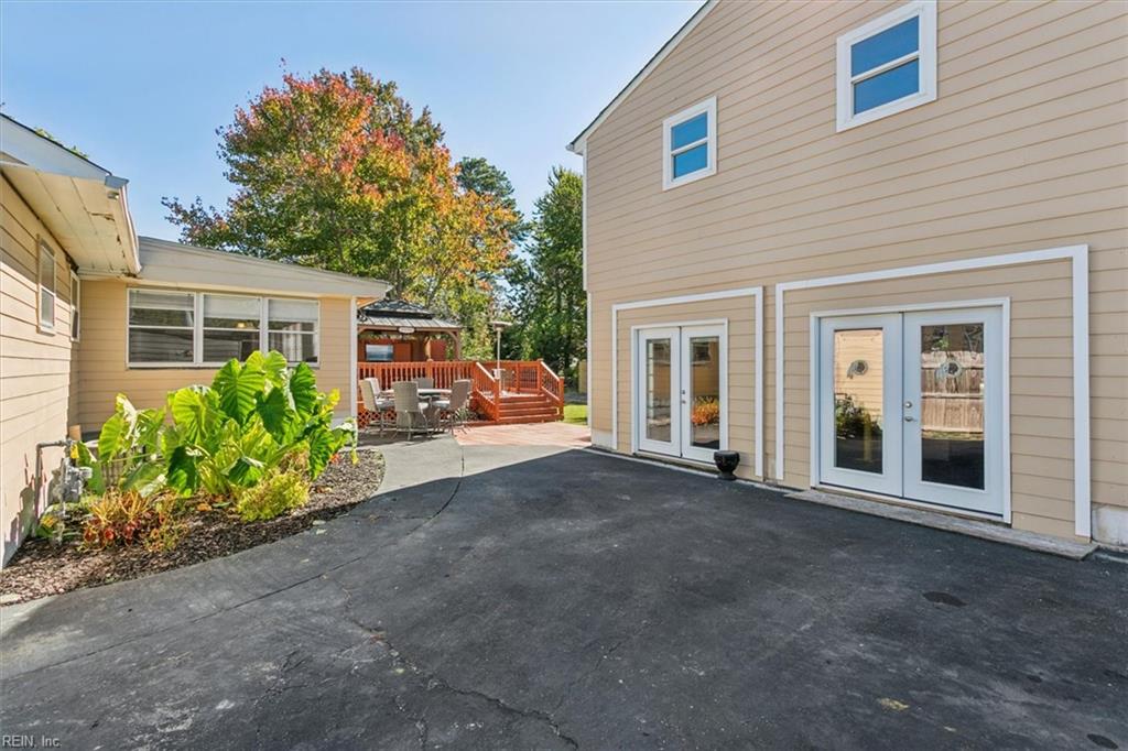 208 Woodhaven RD