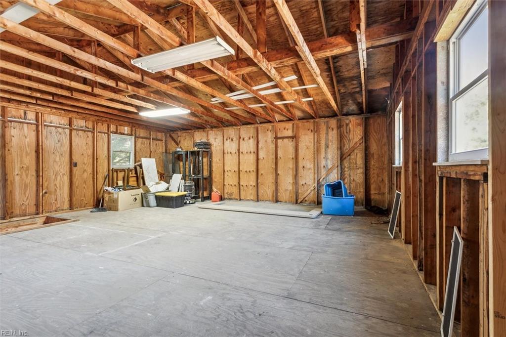 208 Woodhaven RD